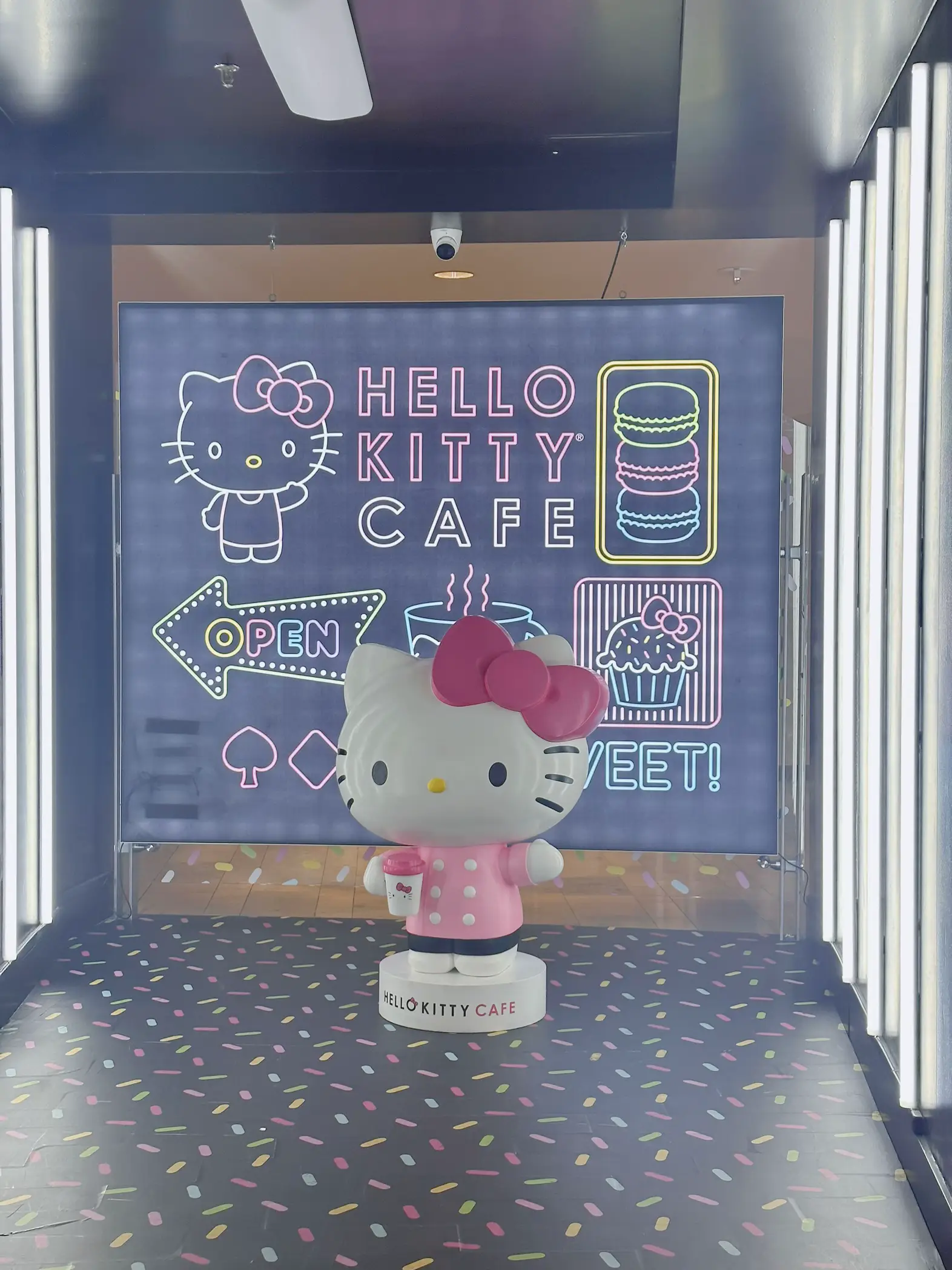 Check Out The Adorable Hello Kitty Cafe In Las Vegas - Secret Las Vegas