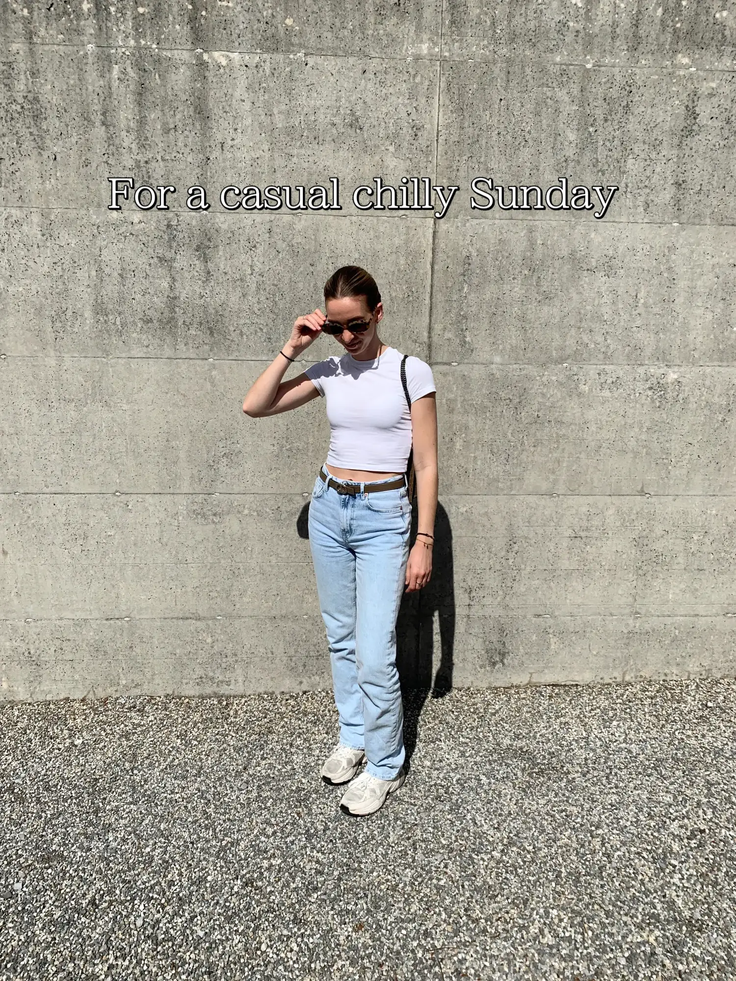 5 NEUTRAL OUTFIT IDEAS FOR SUMMER  Mom jeans outfit summer, Cute