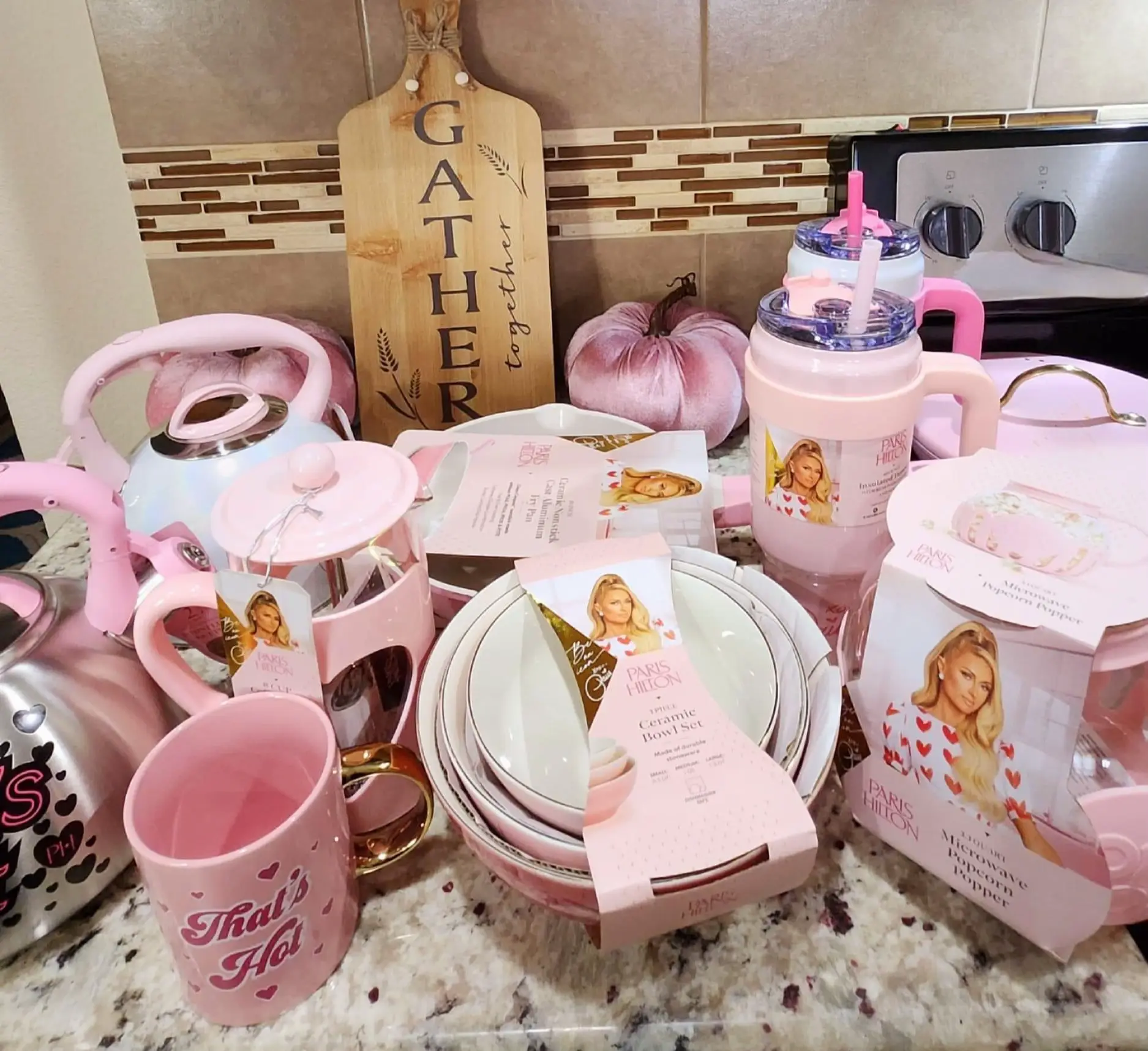 My Paris Hilton kitchen set. �  Gallery posted by tu_problemaxo_