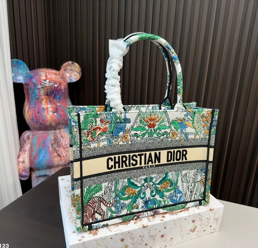 Dior book tote online tropicalia