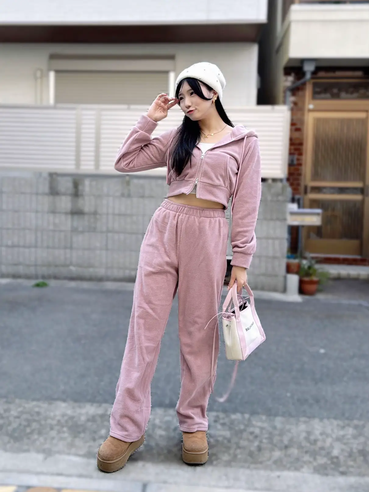 SHEIN〗セットアップだけで叶う💗海外ガール風コーデ🛼🤍 | k a r i n 🍓ˊ˗が投稿したフォトブック | Lemon8