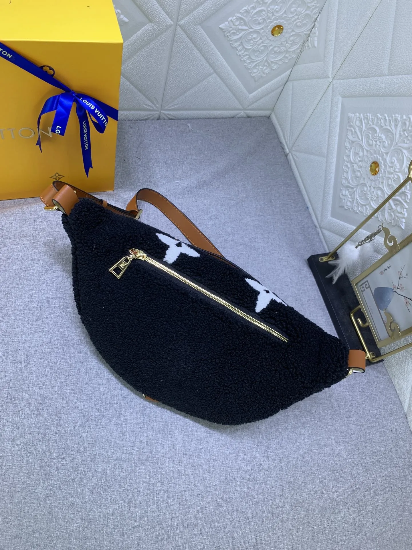 ルイ・ヴィトン Louis Vuitton lv 紙袋 bag | liang liが投稿した