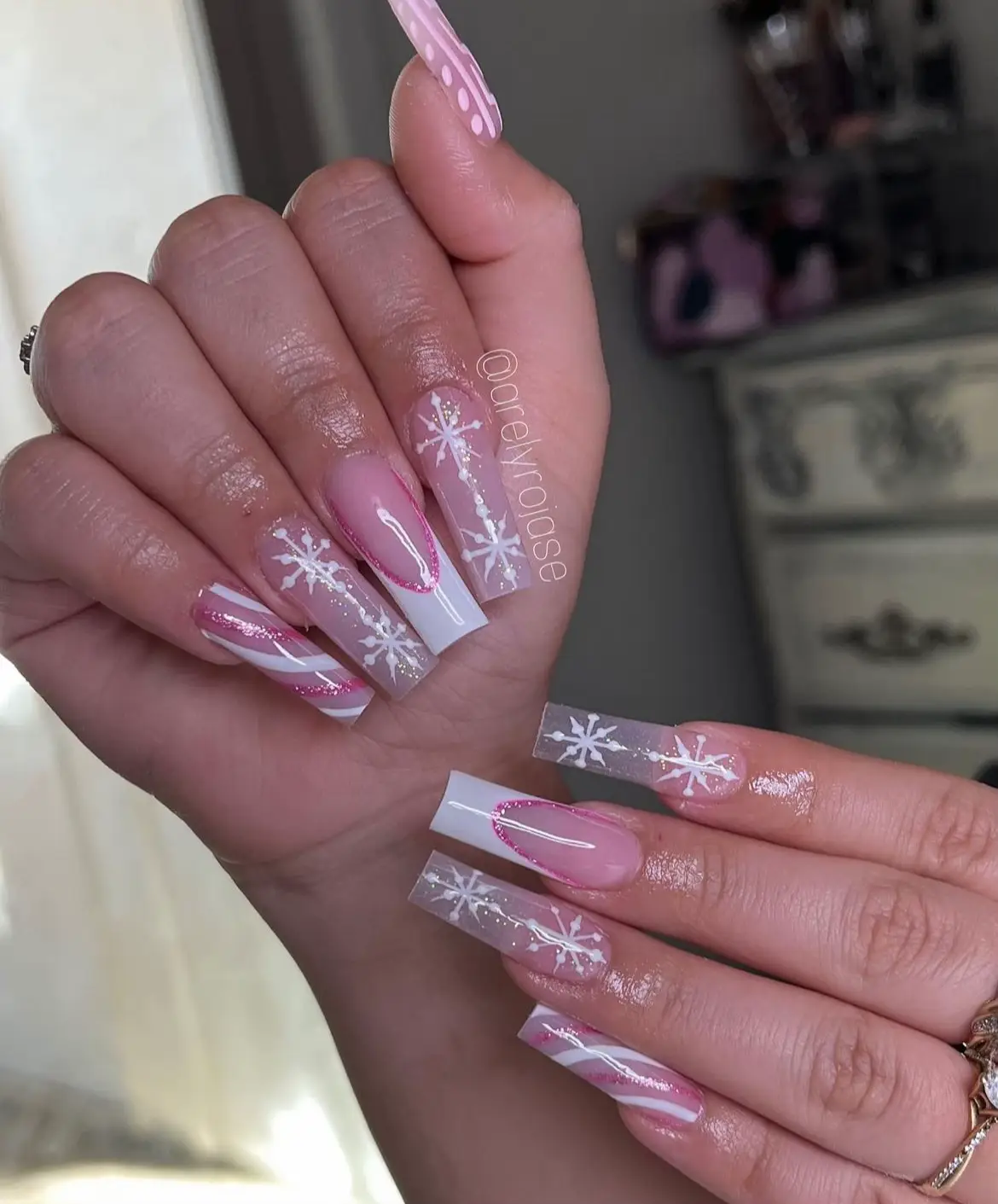 pink Christmas nail inspo | Gallery posted by jassss ๐๐โจ | Lemon8
