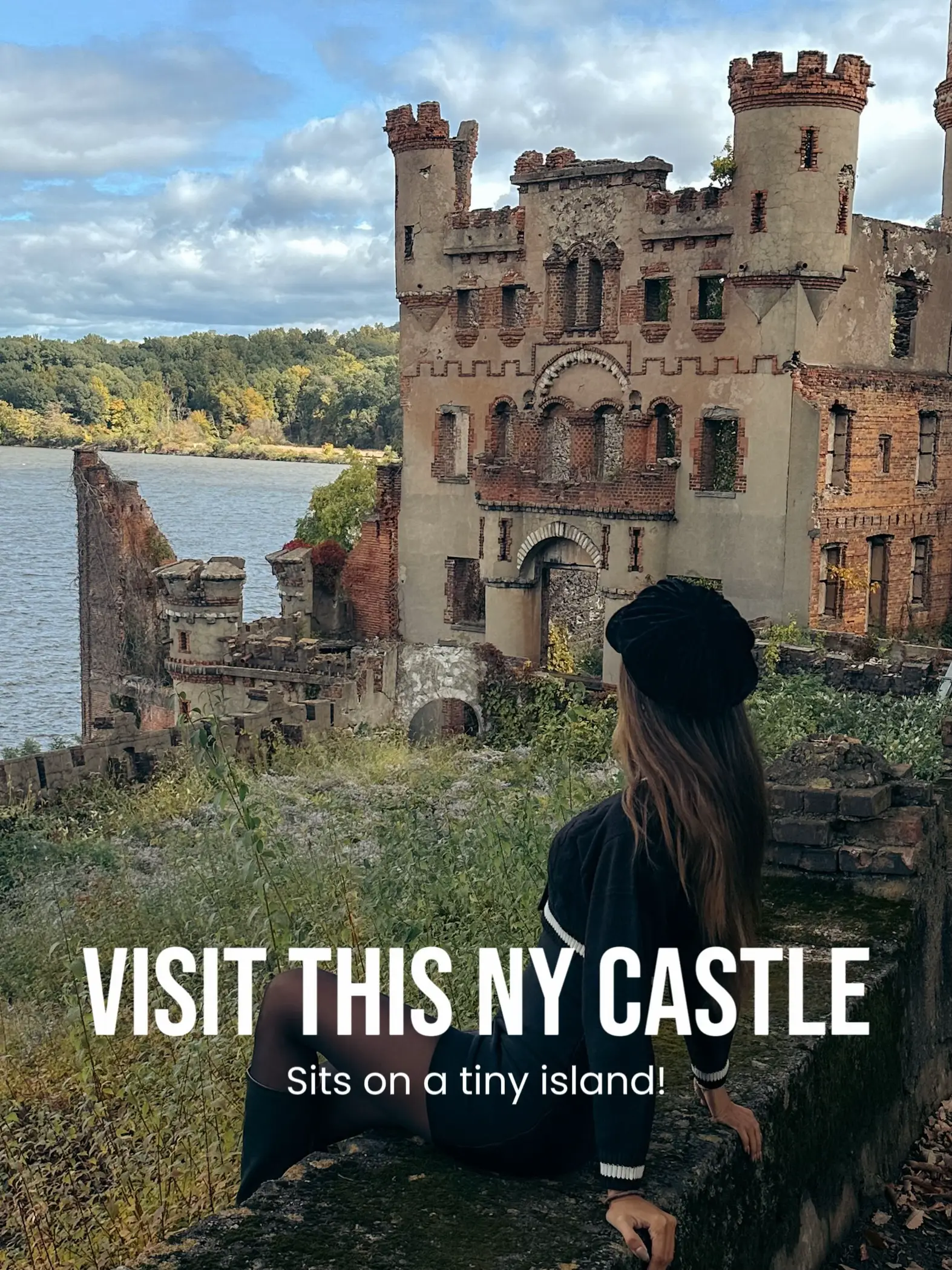 This NY Castle sits on a tiny island!'s images