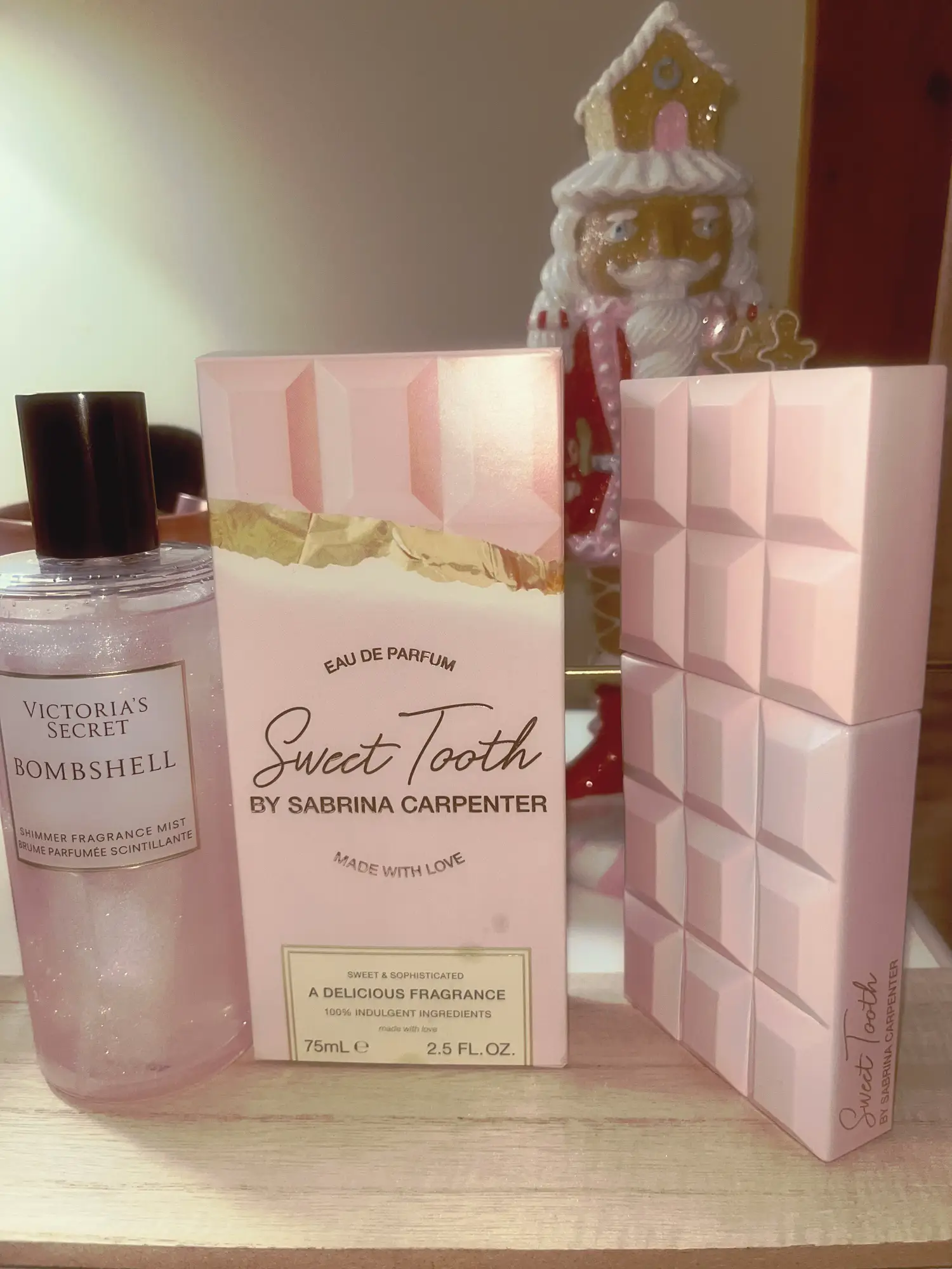 NWT Victoria's Secret Bombshell Mini Eau De Parfum Ornament Travel Size