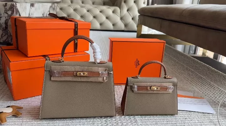 無料クーポン配布 アプリ エルメス HERMES ケリー 人気のサンダル 保存袋付 直営店購入 超 靴