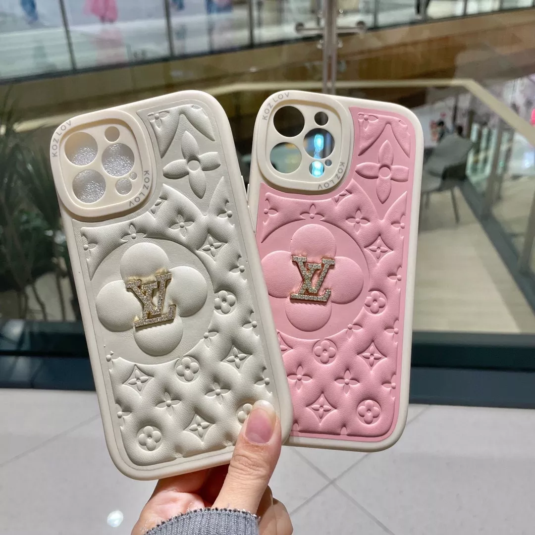 LOUIS VUITTON iPhone15Pro ケース（ルイヴィトン Lv メンズレディース 