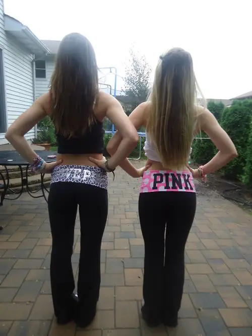 Pink yoga pants👌💗💓  Pink outfits victoria secret, Pink outfits, 2000s  fashion outfits