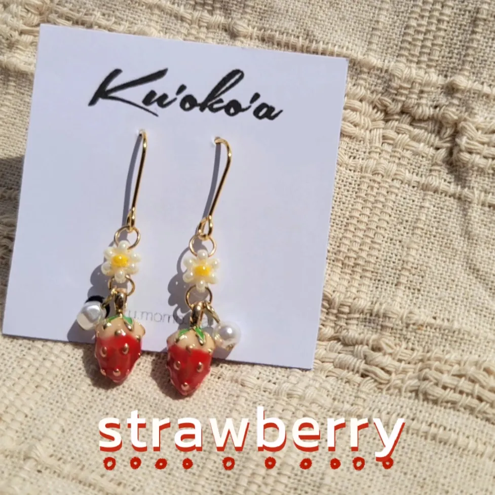 ?パーツとお花のビーズの簡単ピアス | Ku