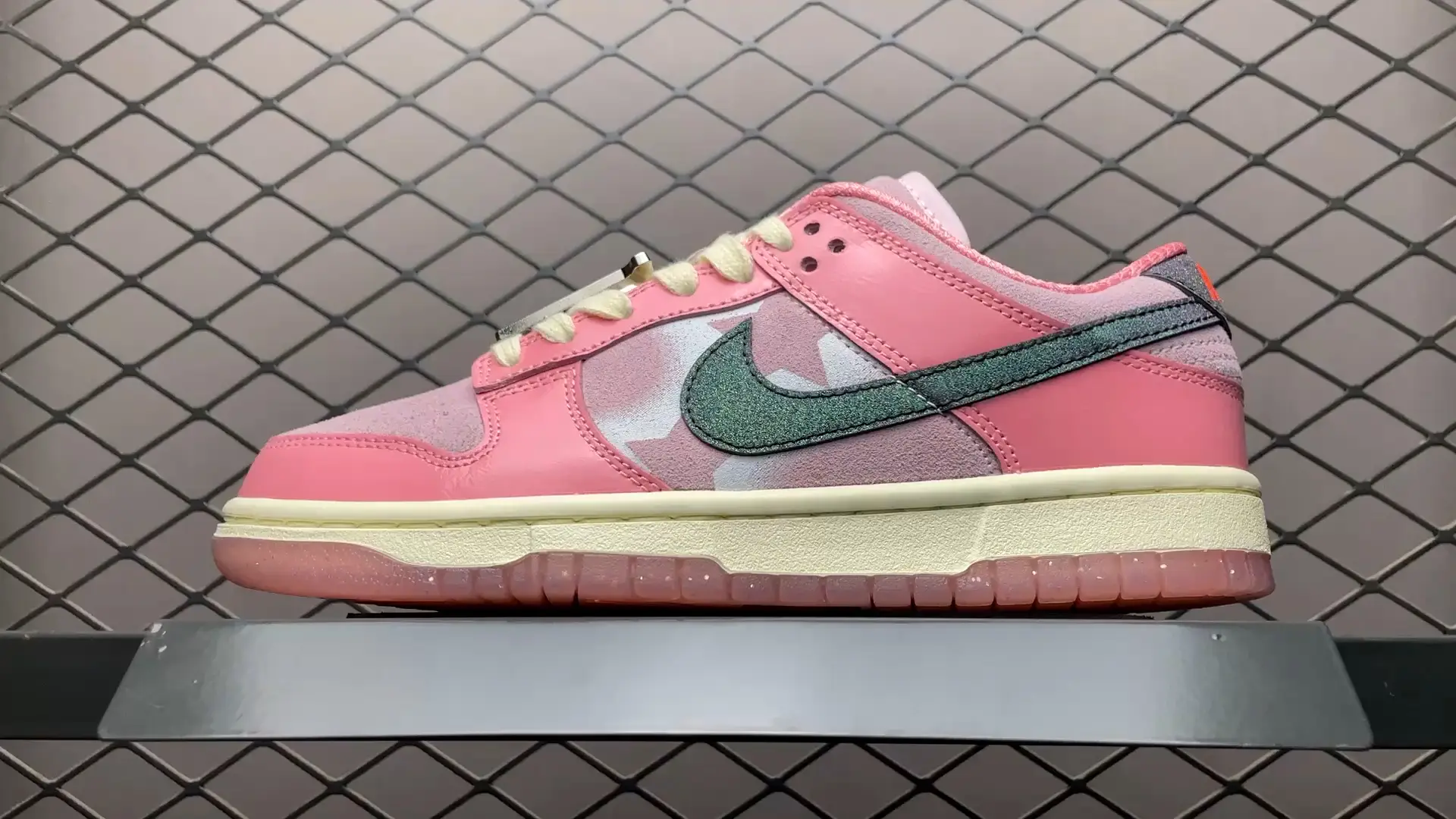 Nike Dunk Low Barbie FN8927-621