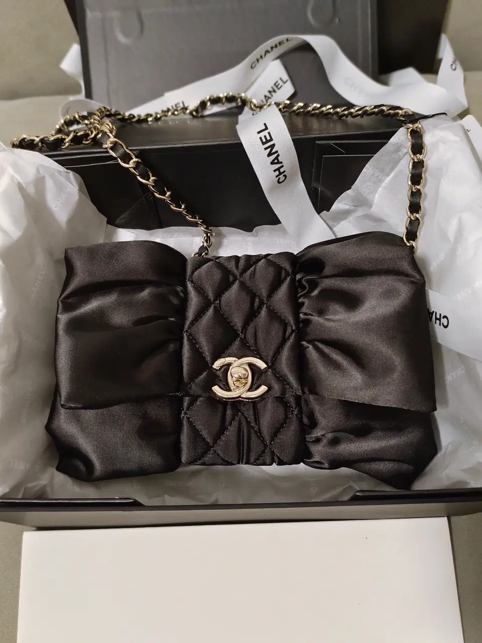 unboxing my chanel precision bag!!!!!!! #chanel #unboxing #chanelbag