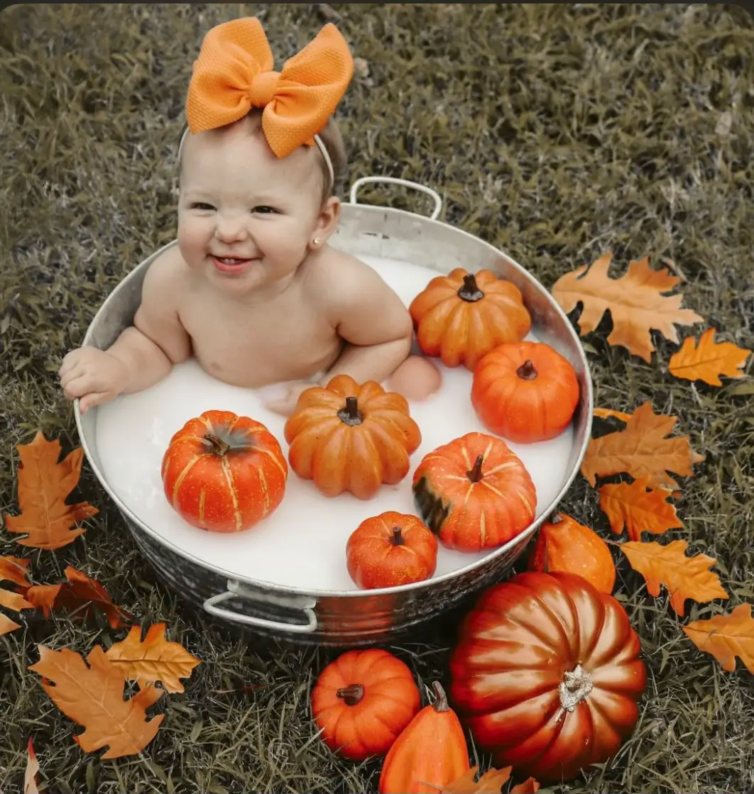 Baby pumpkin best sale photo shoot