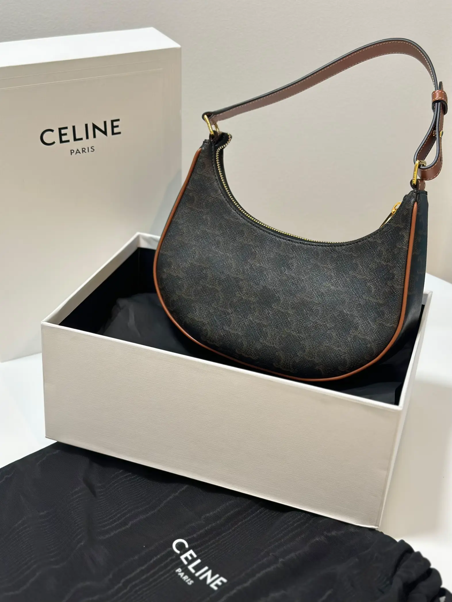 Celine ava bag discount lisa