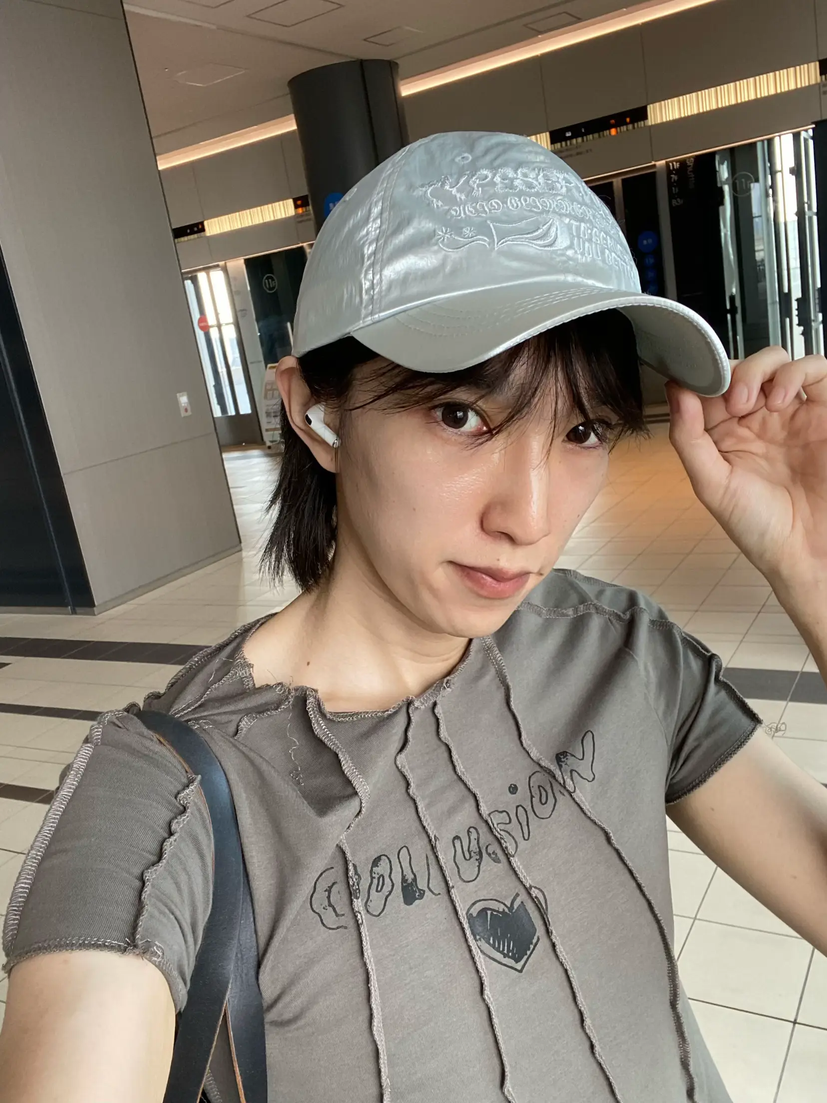 圧勝すぎた？💖韓国で購入したシルバーキャップ🧢   | Shoが投稿