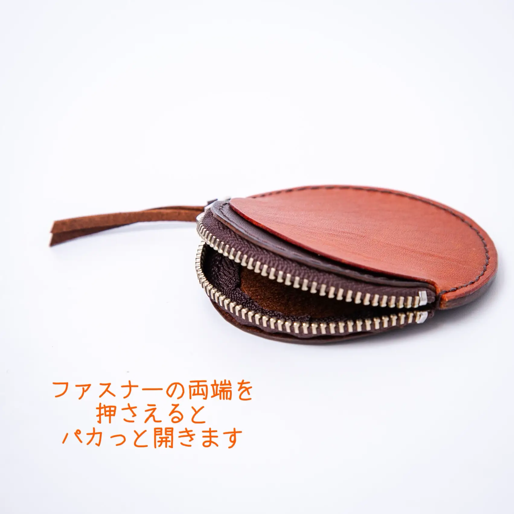 コロコロかわいい✨バイカラーの円形コインケース | Cwith_leatherが