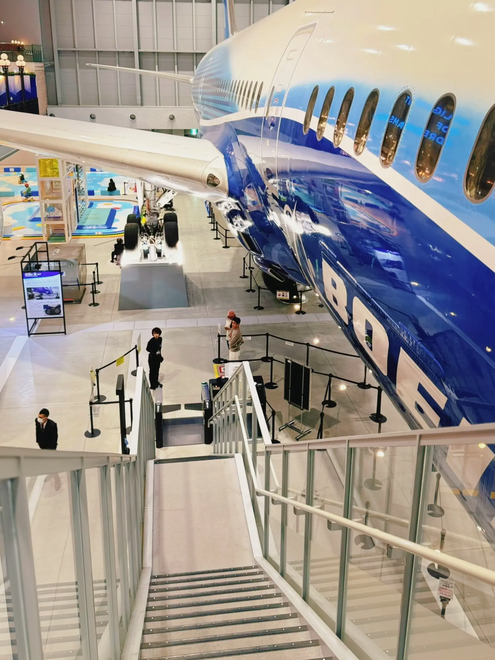 フライト・オブ・ドリームズ✈️飛行機の中に入り込んだ様な空間 フライト・オブ・ドリームズ✈️飛行機の中に入り込んだ様な空間