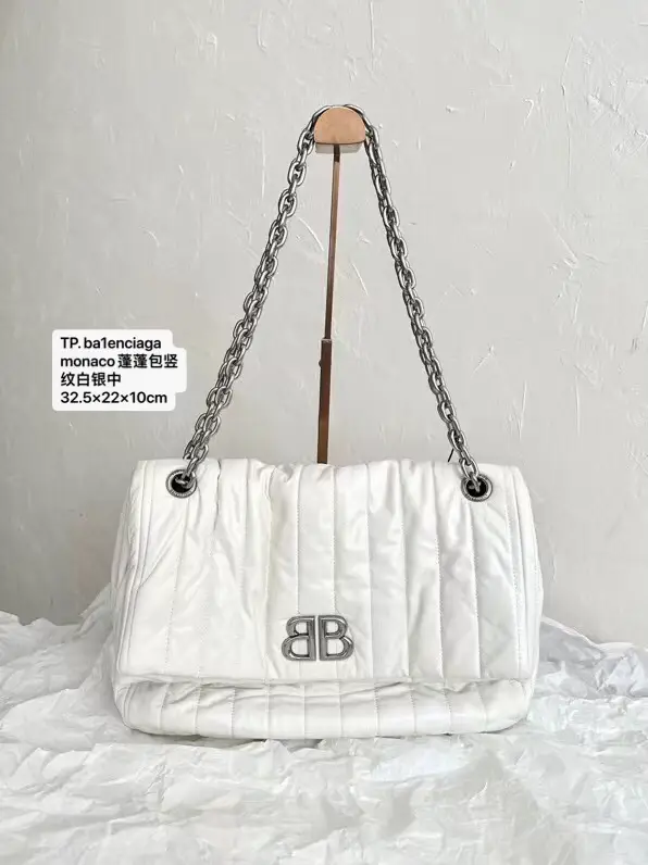 Monaco Medium Leather Shoulder Bag in White - Balenciaga