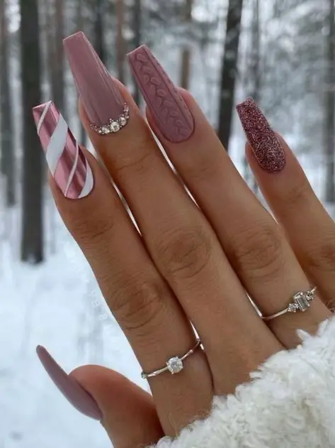 Coffin winter online nails