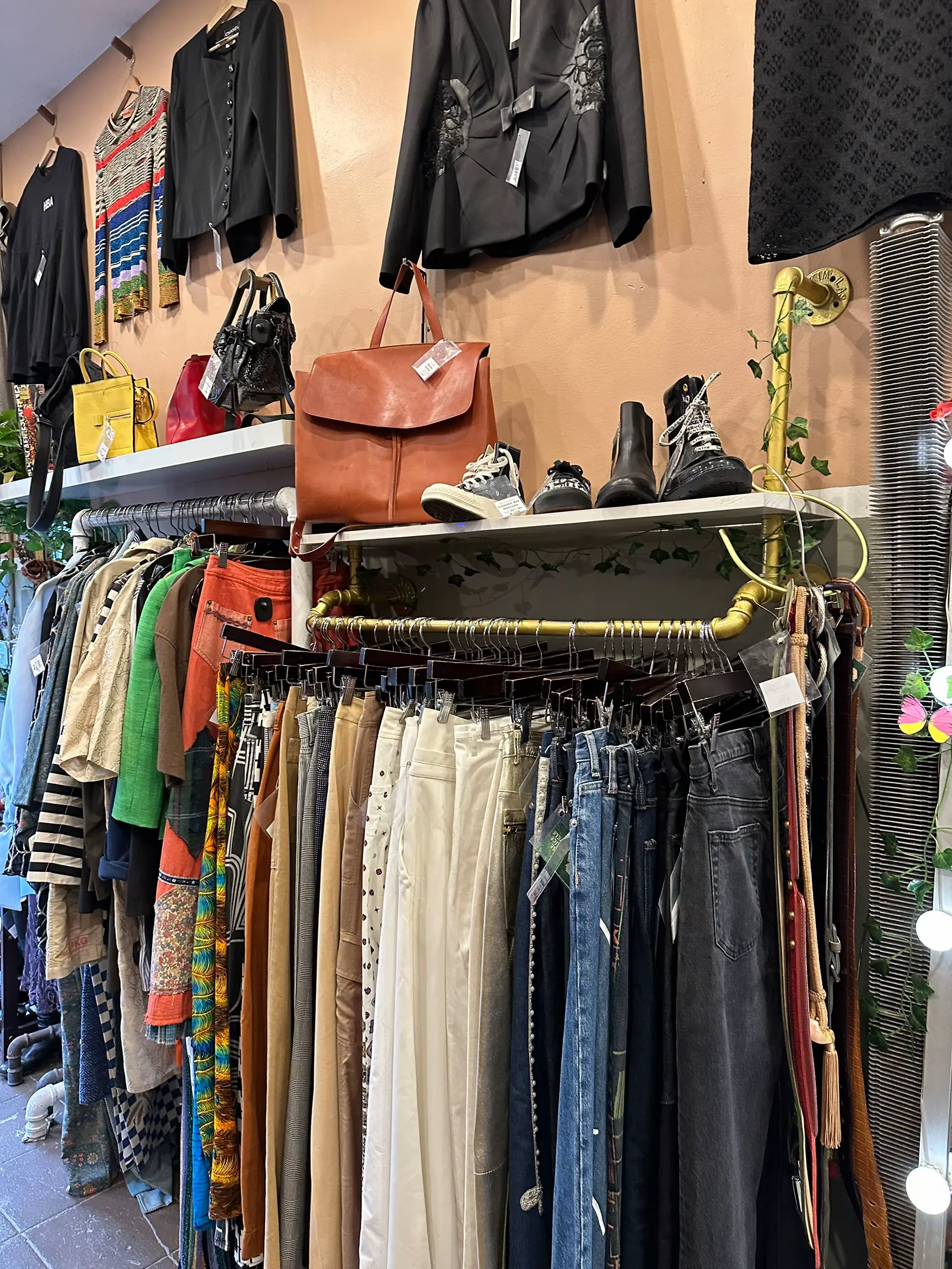 NYC Thrift Store Review: 2nd street, Gallery posted by Stephanieleigh