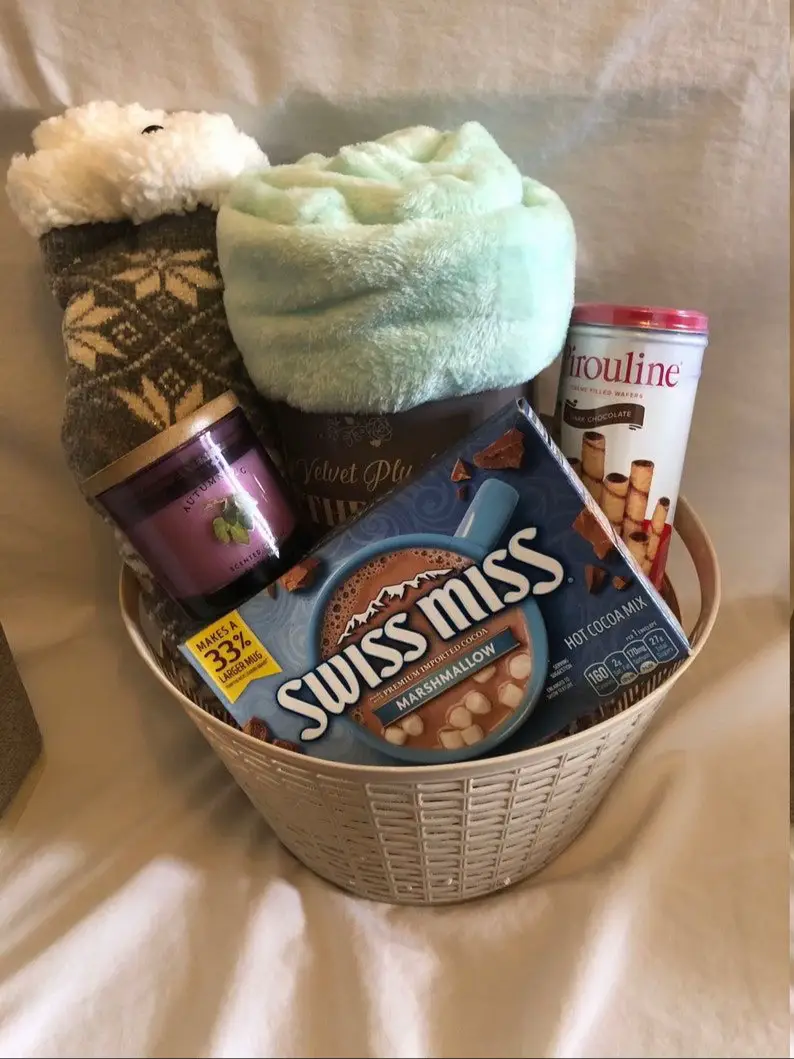 CHRISTMAS BASKET IDEAS 🎄 | Gallery posted by zoey 🥥 | Lemon8