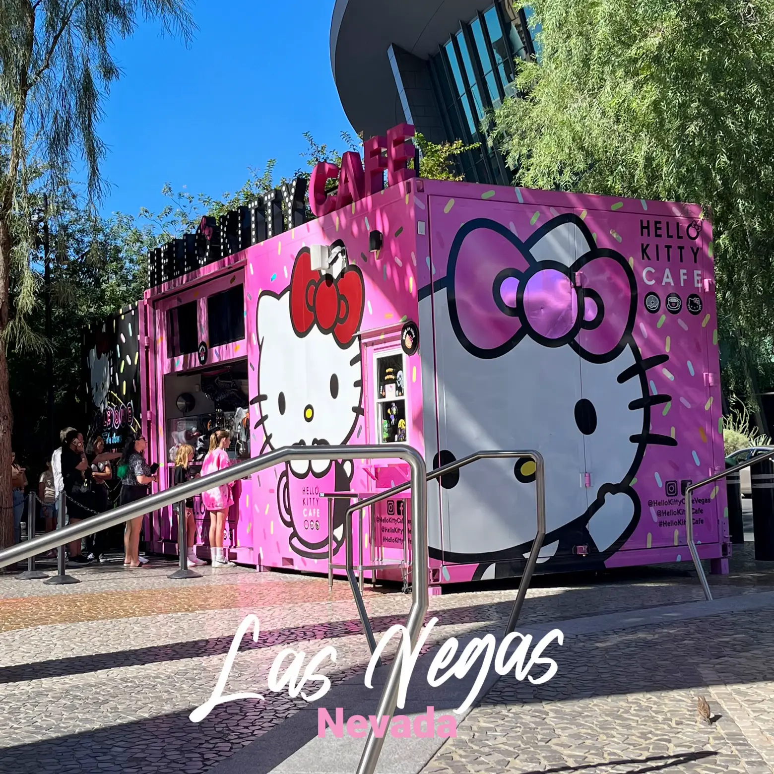 When in Vegas we hello kitty!!! #hellokittycafe, Gallery posted by Jewels