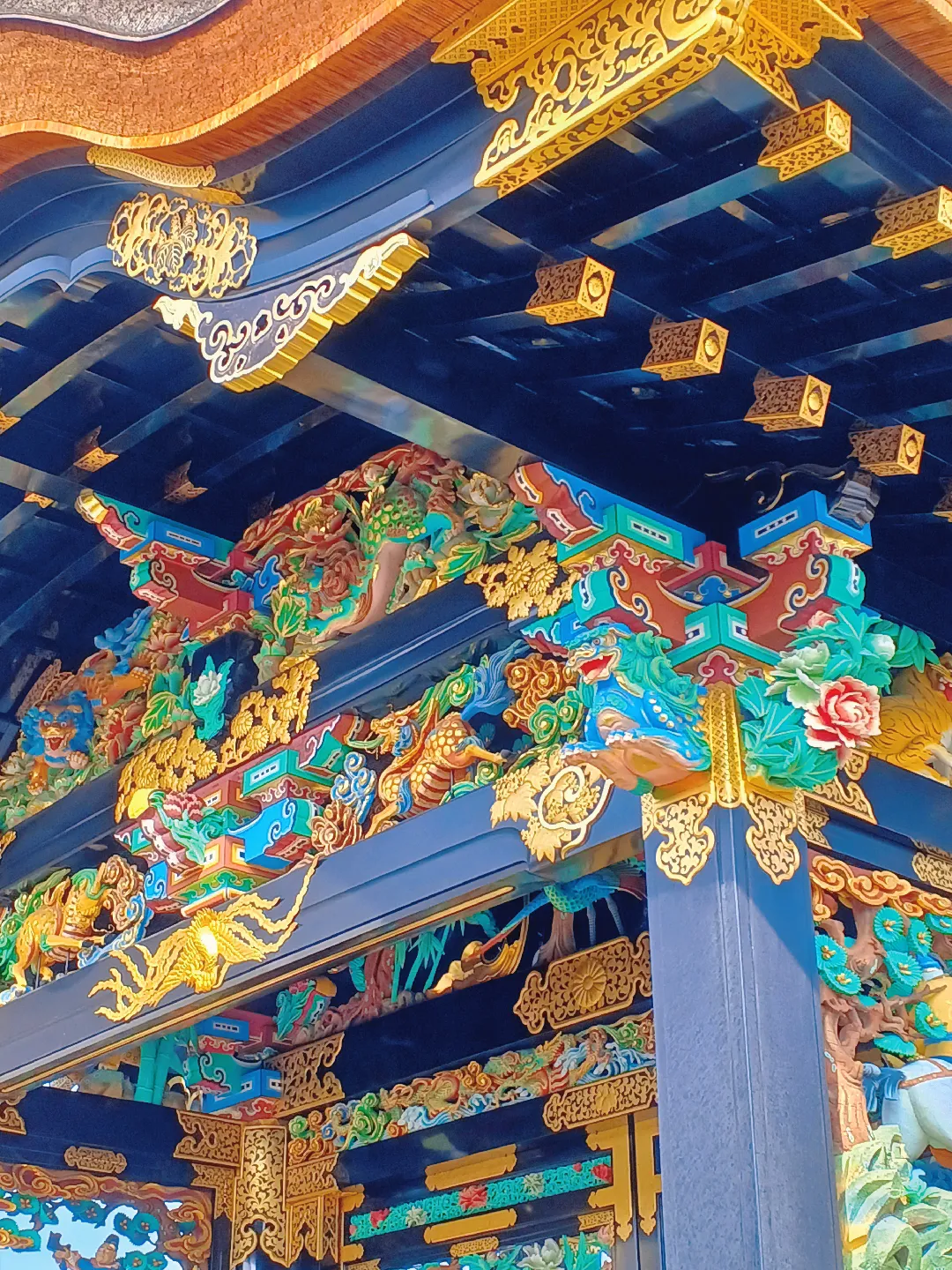 【京都ぶらり】秋晴れの京都 神社仏閣巡り 美しすぎる西本願寺唐門の画像 (1枚目)