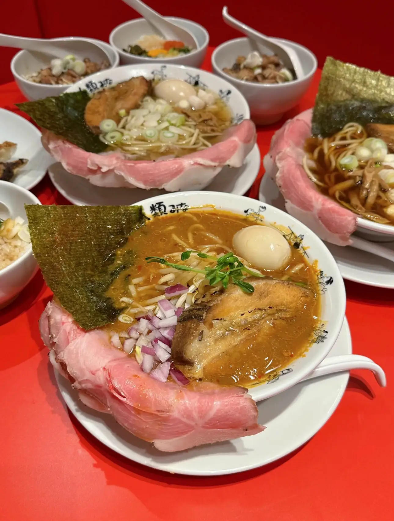 人類みなウチのラーメン（大阪・心斎橋）「人類みな麺類」とmisonoのコラボ | fox.osaka 大阪グルメが投稿したフォトブック | Lemon8