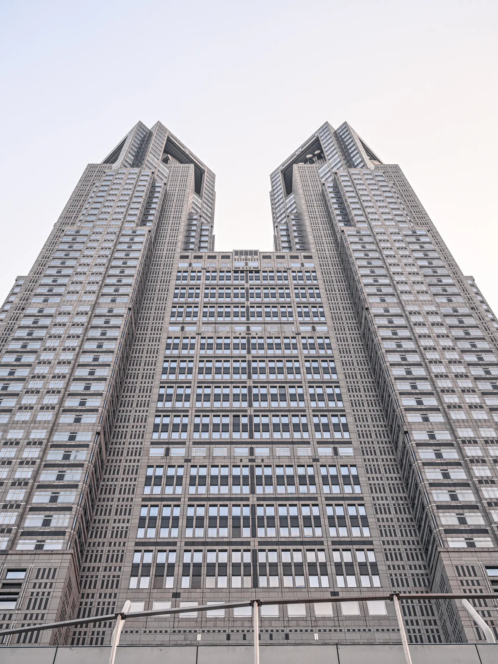 東京・東京都庁・都庁前 | Kyouriが投稿したフォトブック | Lemon8