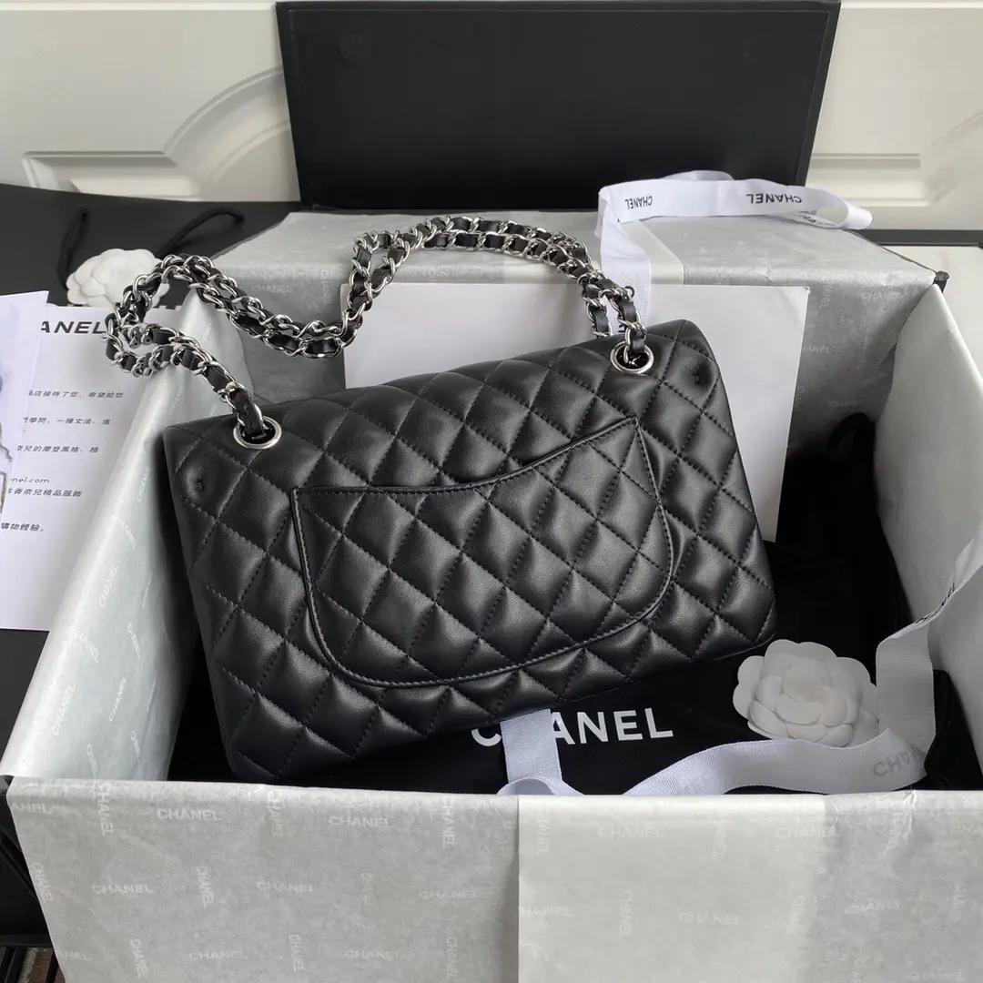 Chanel classic bag, leather feels more comfortable