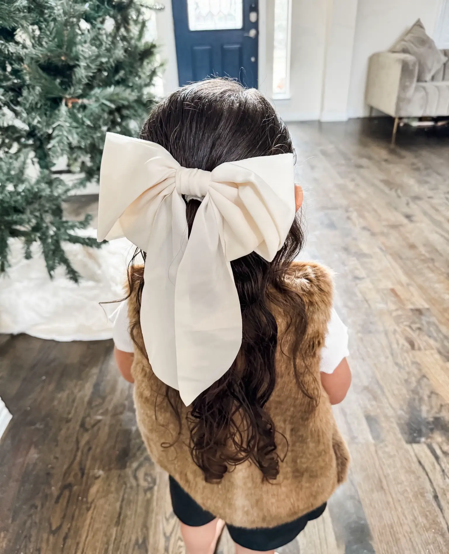 Satin hair bow🎀, Gallery posted by Alittlebitoflif