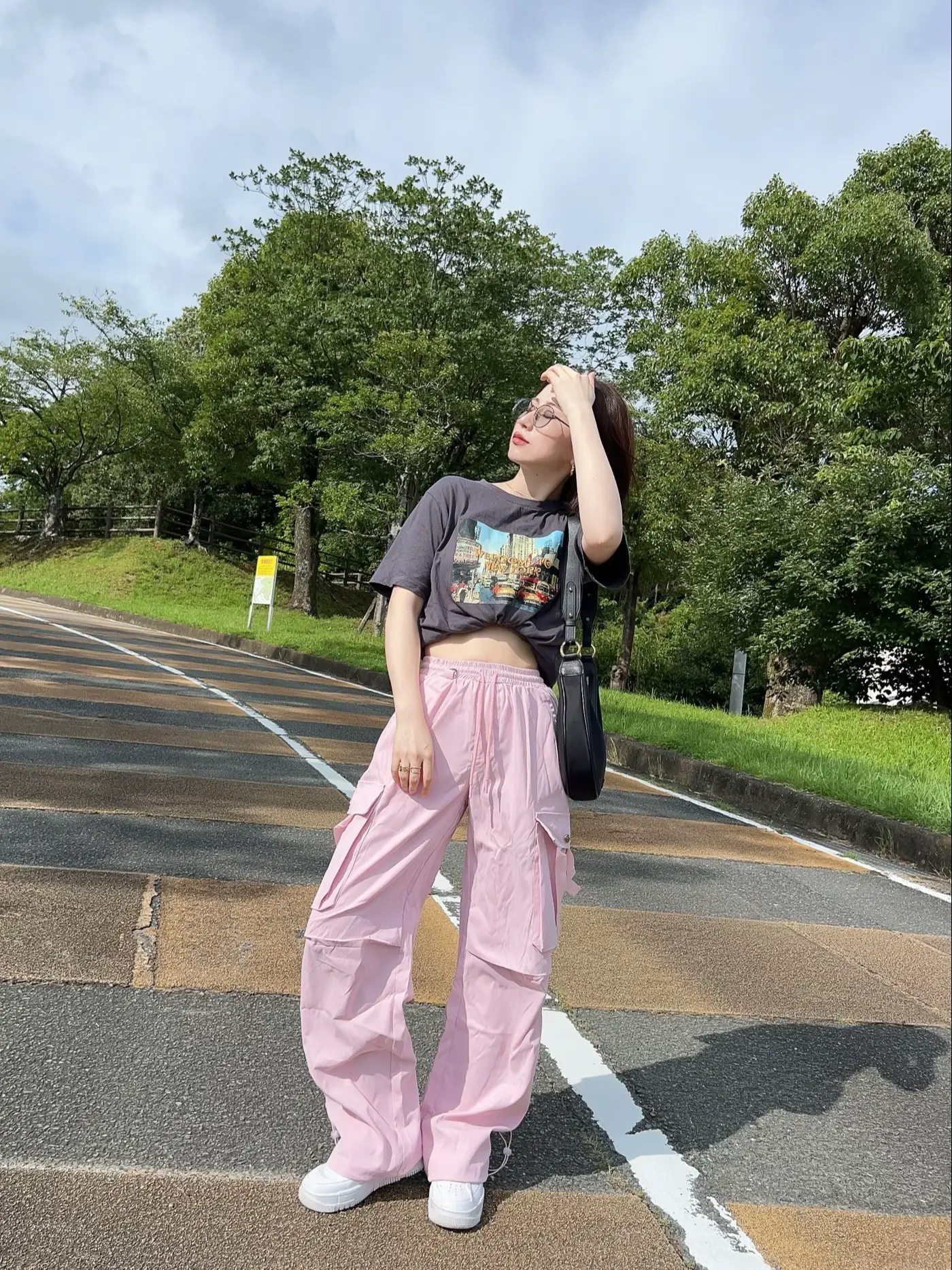 SHEIN】ピンクのカーゴパンツで脚を出さない夏コーデ     | harukaが