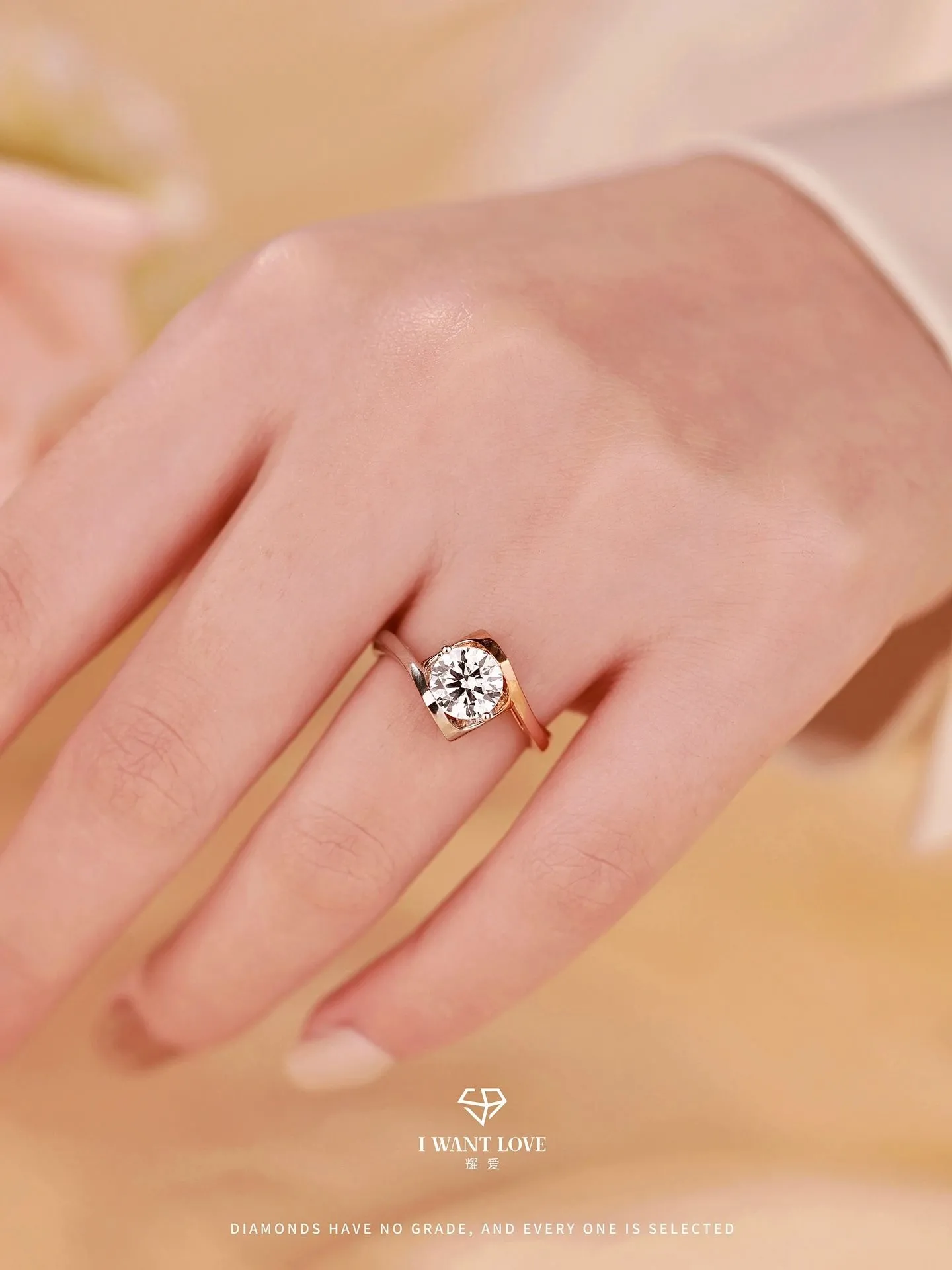 美しすぎて話題のハート型ダイヤモンドリング💍デザインがオシャレで