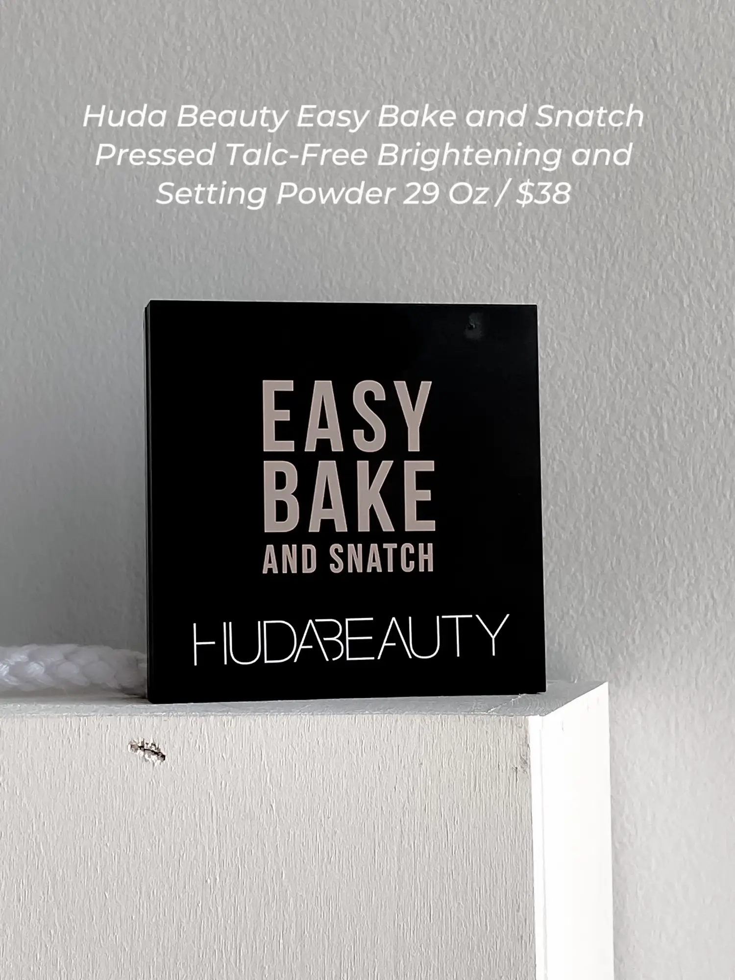 HUDA BEAUTY Easy Bake and Snatch Pressed Brightening and Setting