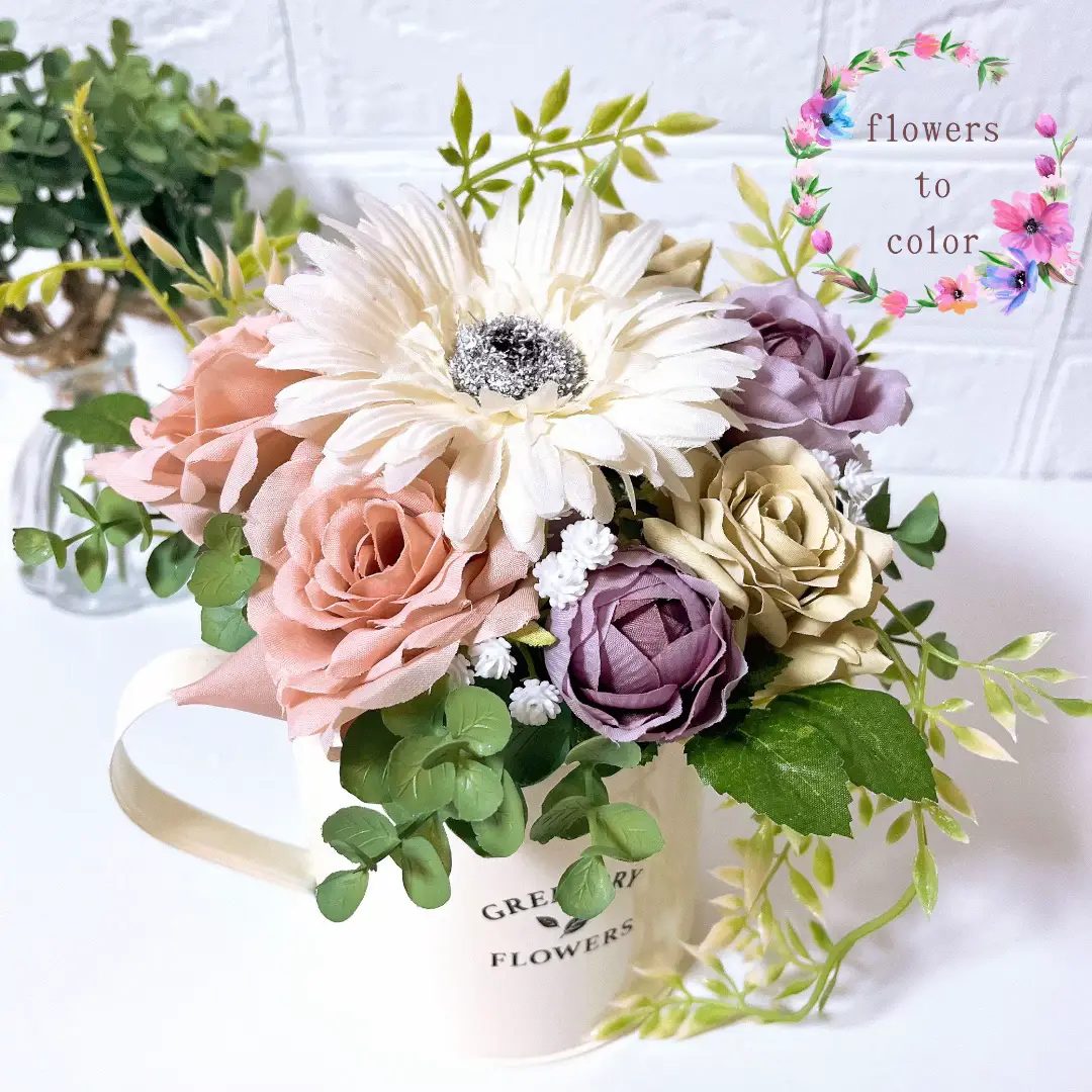 ハンドメイド❣️うさぎと苺フラワーアレジ✿✿✿®