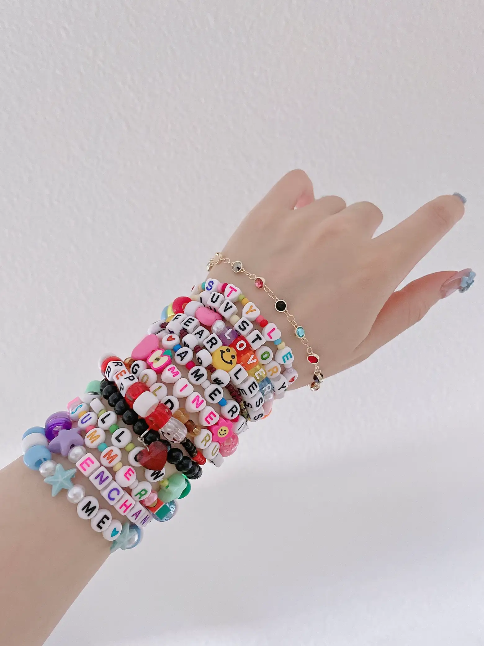 KUSERON Kawaii Cute Bracelets Set Y2k Gyaru Anime Stunning Bracelets  Gorgeous Friendship Bracelets Crystal Beaded Elastic Bracelet Gifts for  Girls