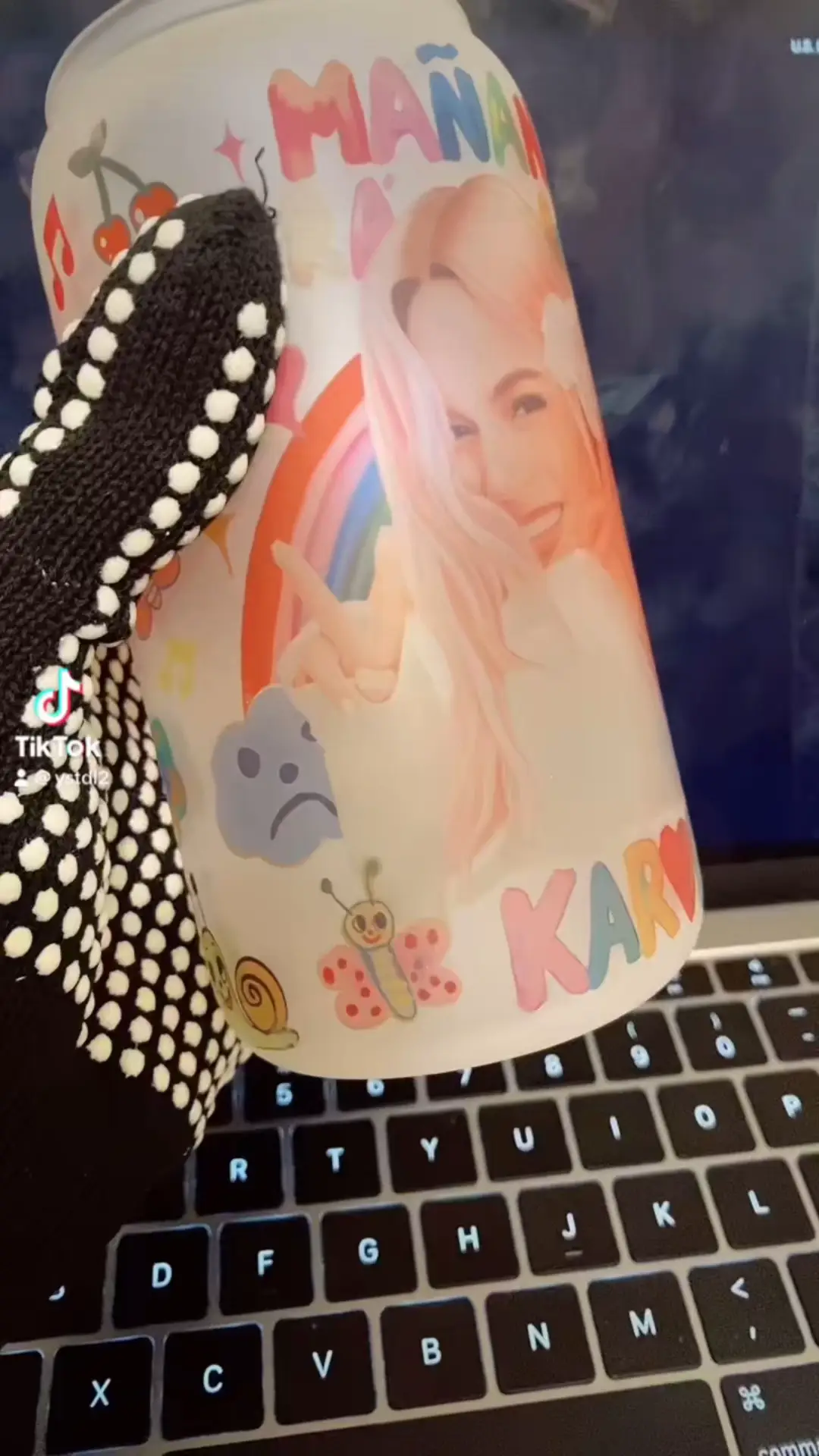 Karol G 🌸🦋, Video published by Yari