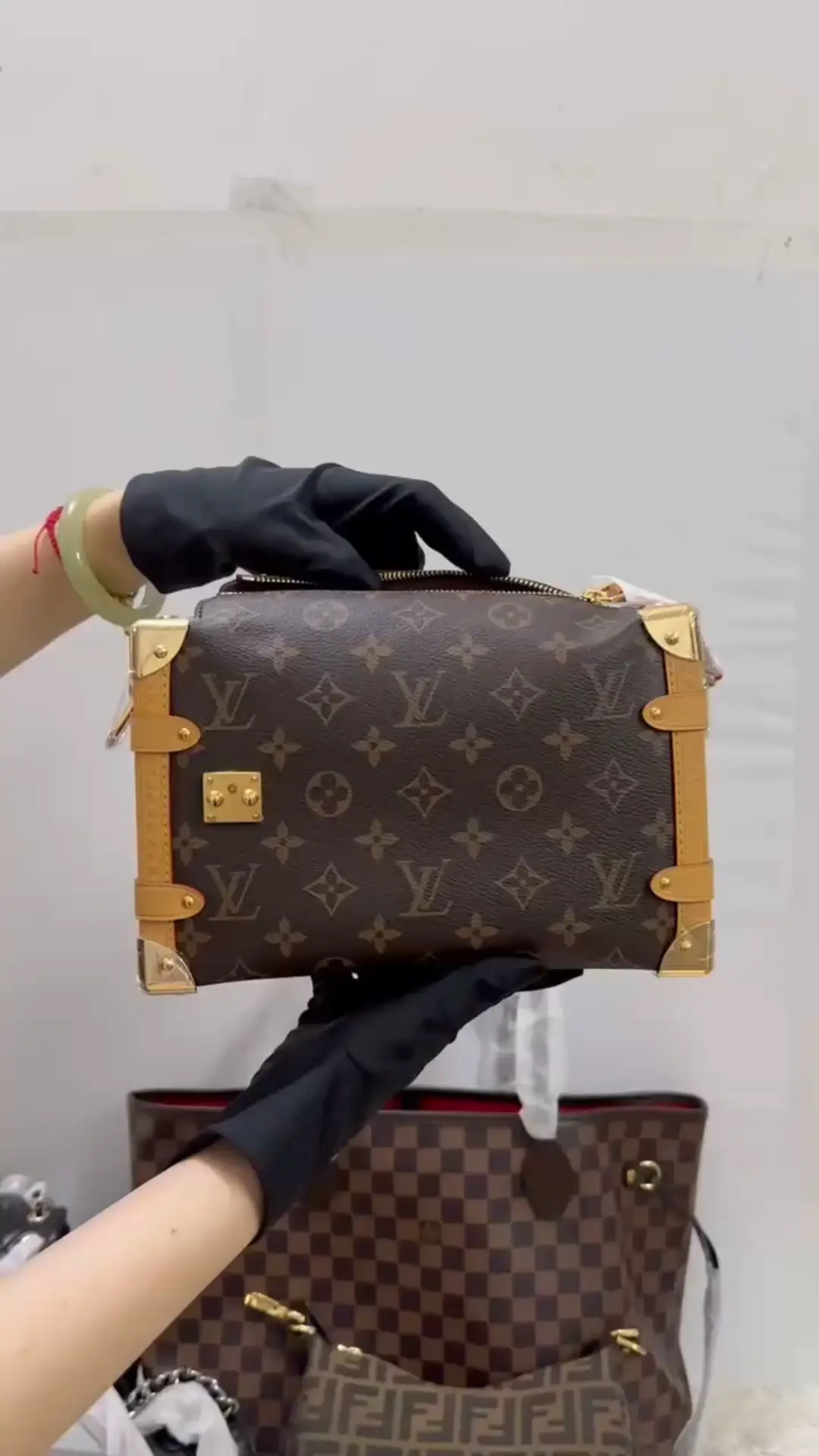90's style: Vintage Rucksack von Louis Vuitton  Louis vuitton kleid, Louis  vuitton handtaschen, Louis vuitton schuhe