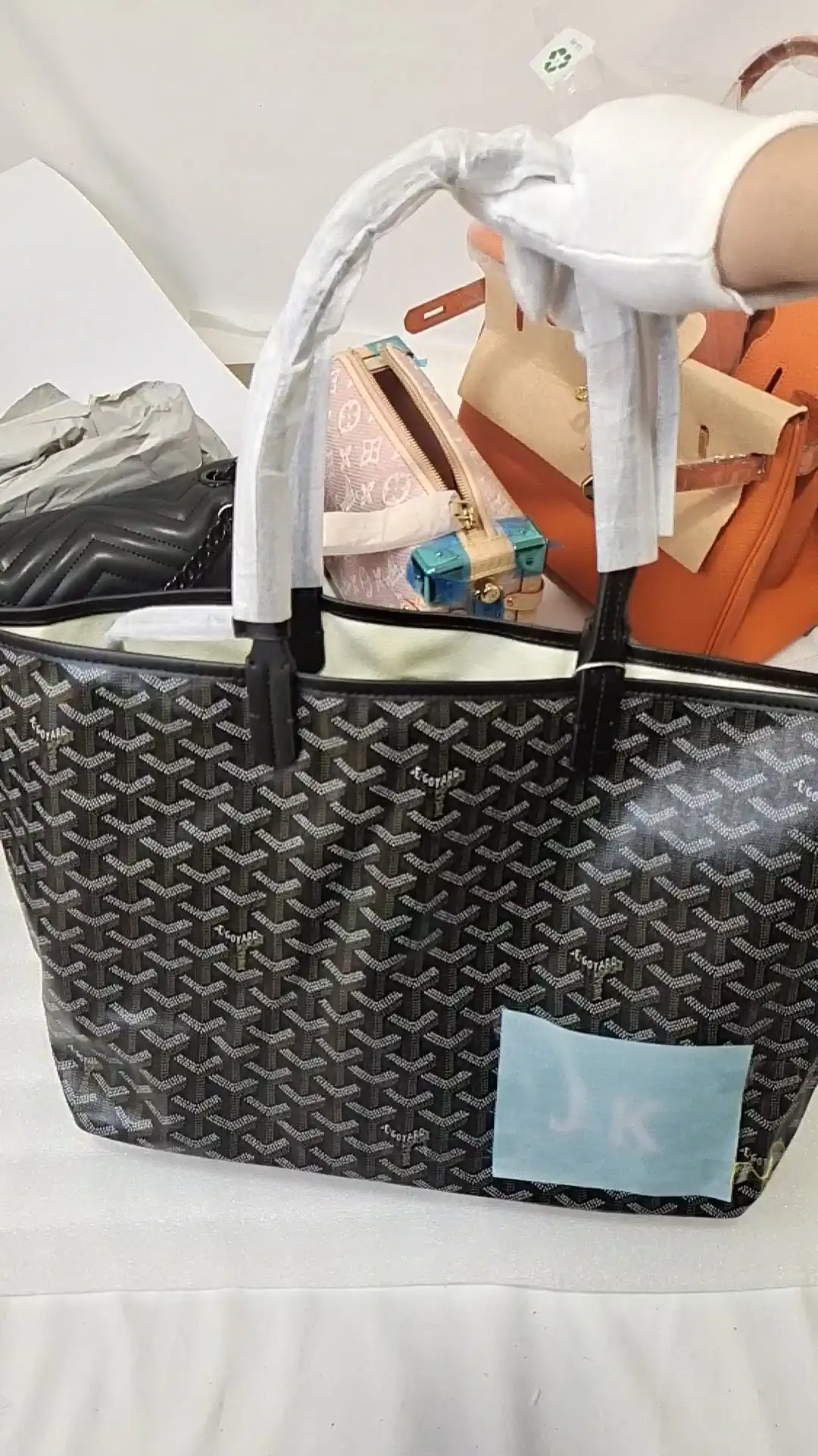 goyard bag,Excellent quality only costs 140 $🤩🤩🤩, Video published by  Vivian💗💗💗