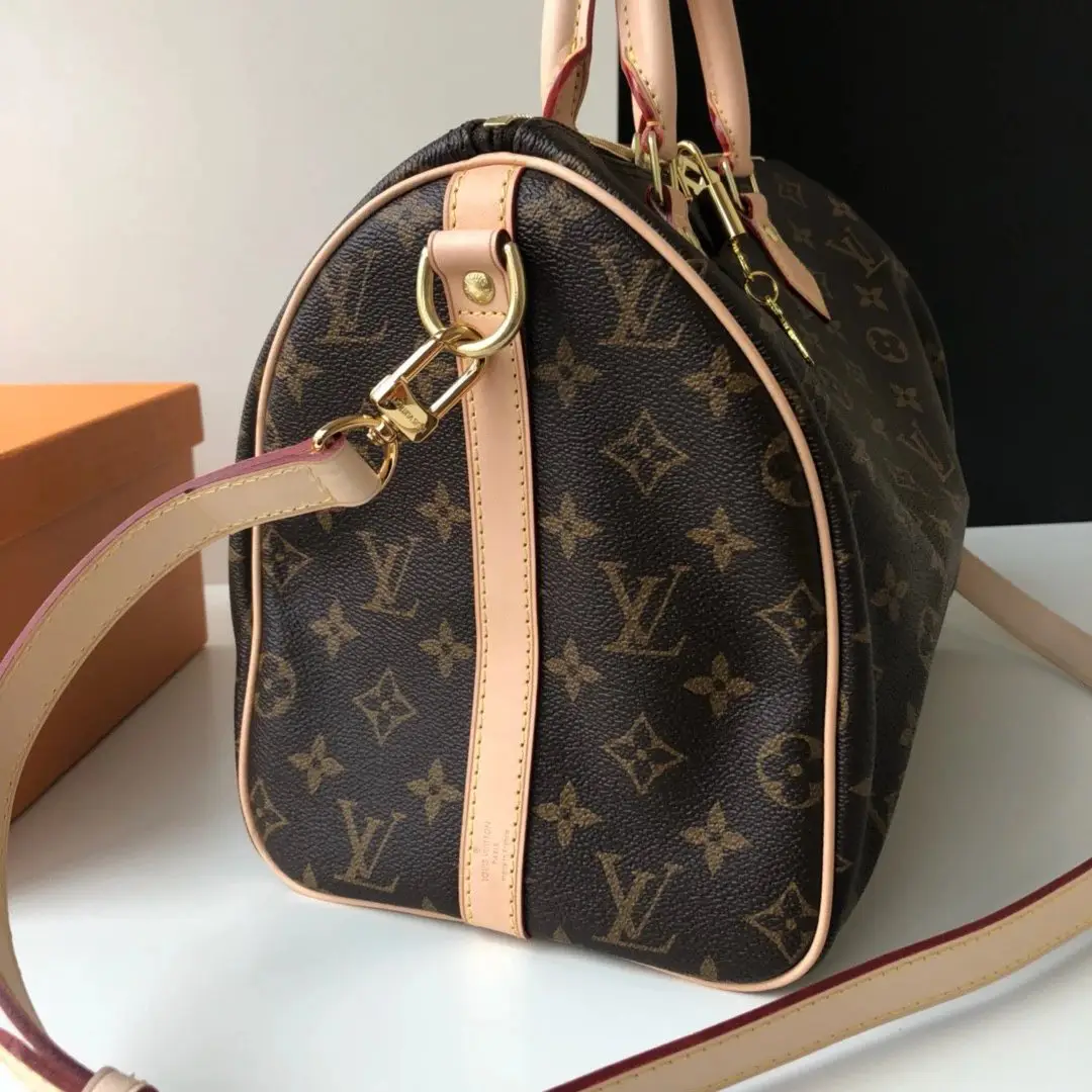 Started my Mini Pochette search a few weeks ago. Today I remembered some old  LV bags my grandma gave me in my closet and decided to see what they were.  Guess what