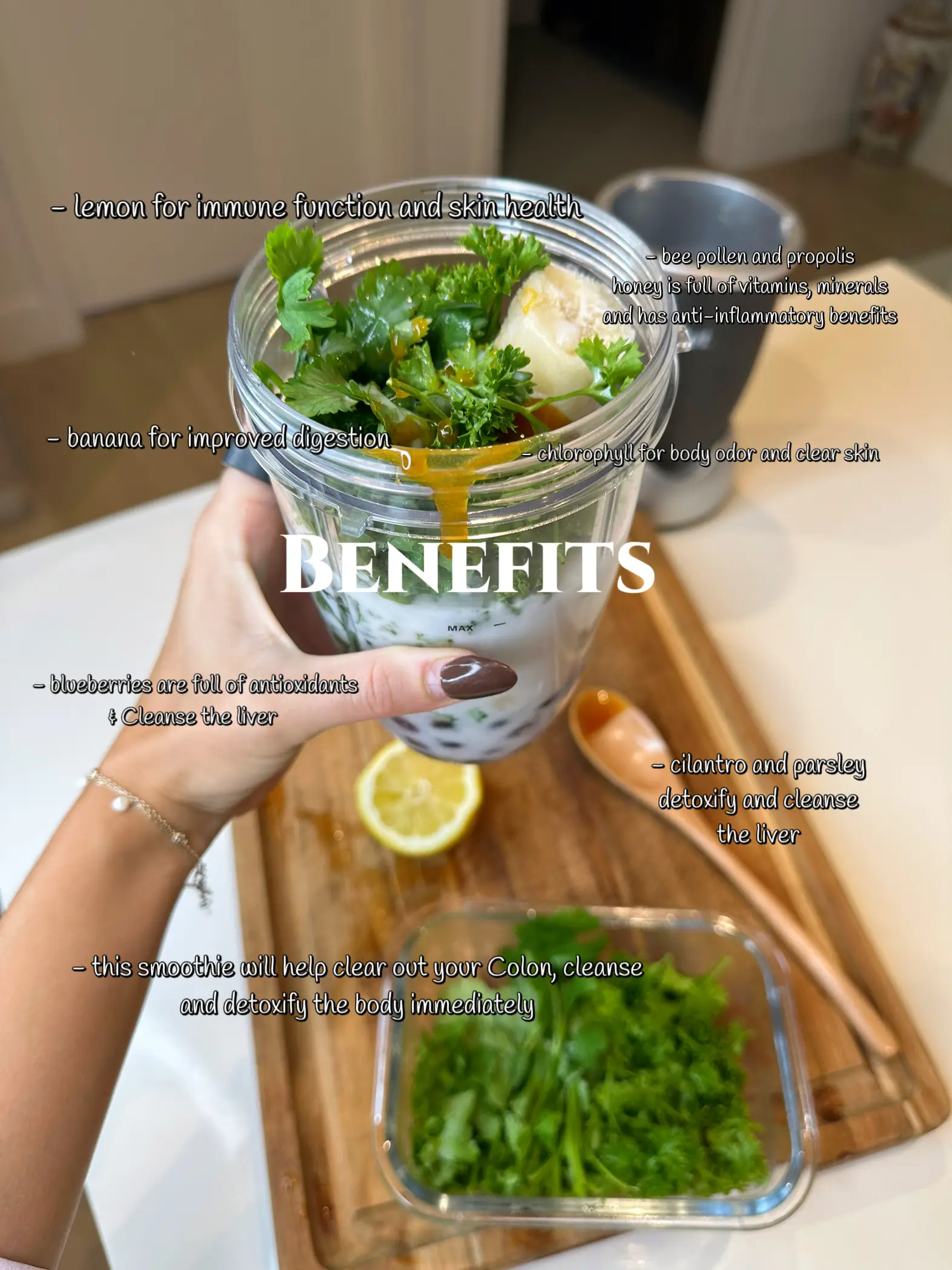 21 Days of Green Smoothies: A Detox Journey”, by Olivia