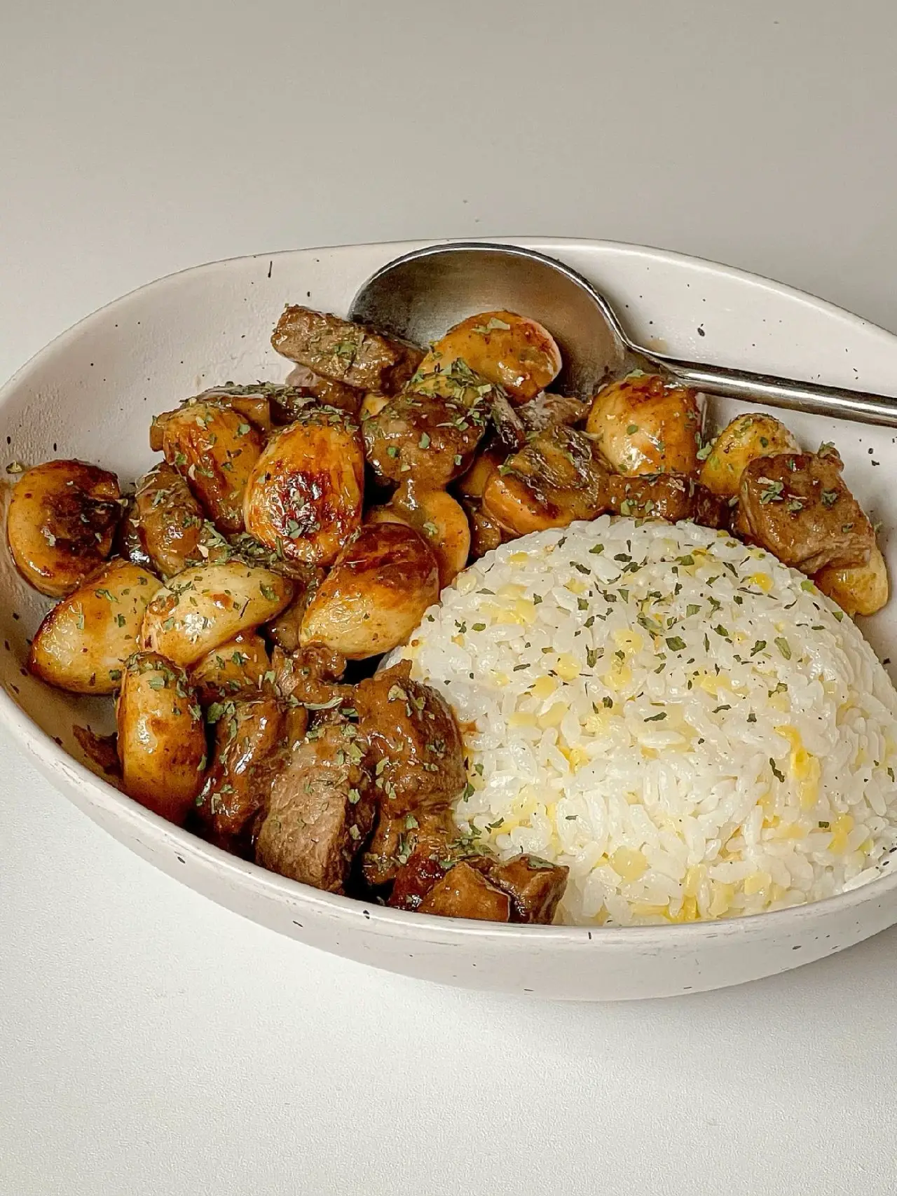 Garlic Shiitake Black Pepper Beef Rice Bowl 🍛 Gallery posted by JOJO