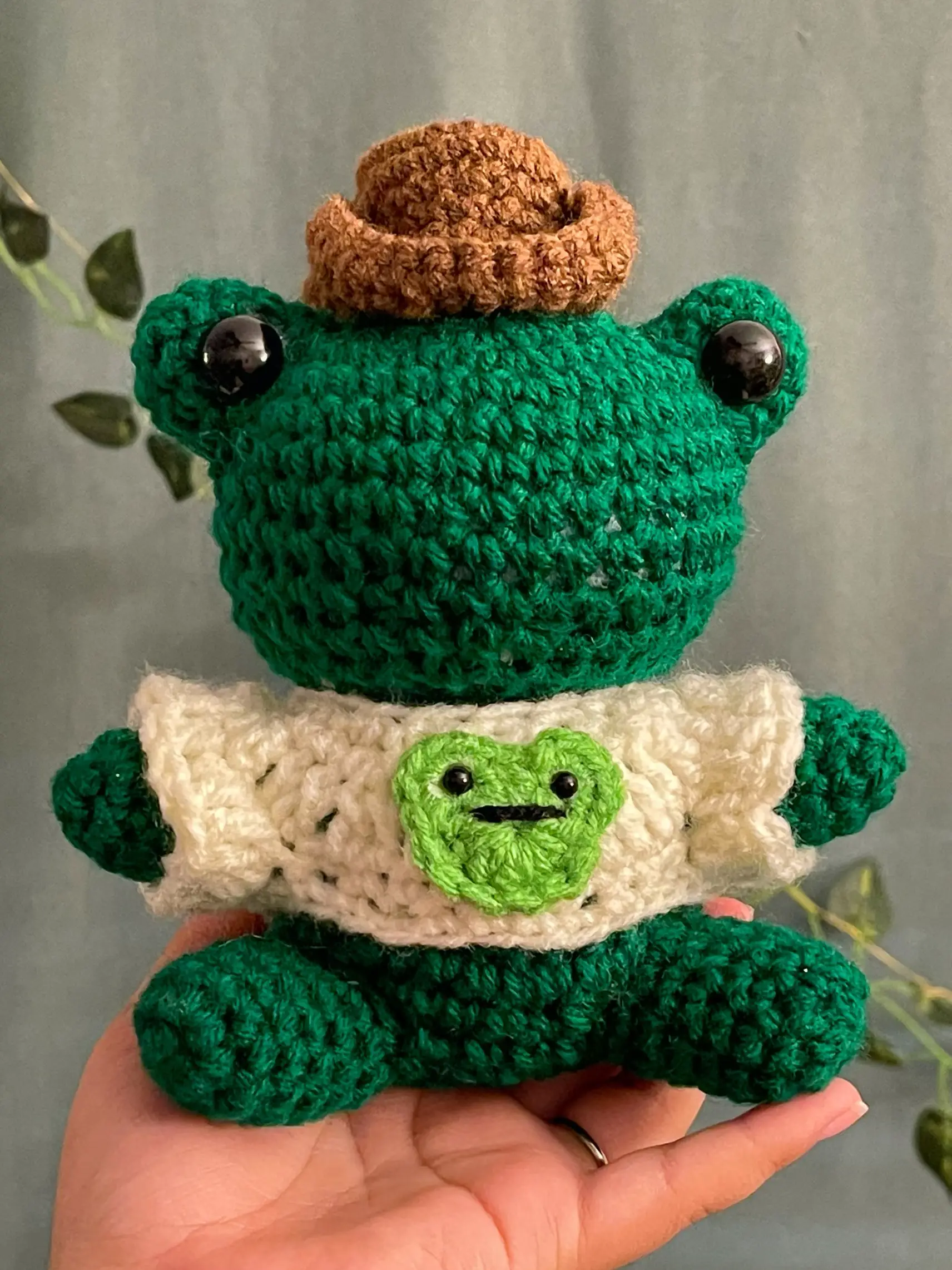 Crochet frog 🐸, Gallery posted by Camiss Crochet