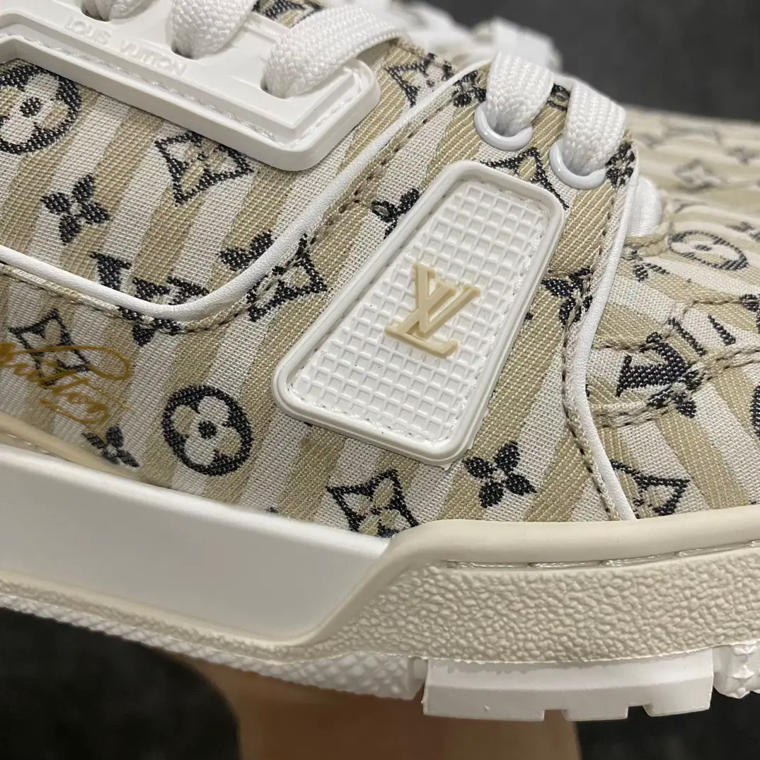 STYLING: LOUIS VUITTON TRAINER SNEAKER (3 WAYS & UNBOXING