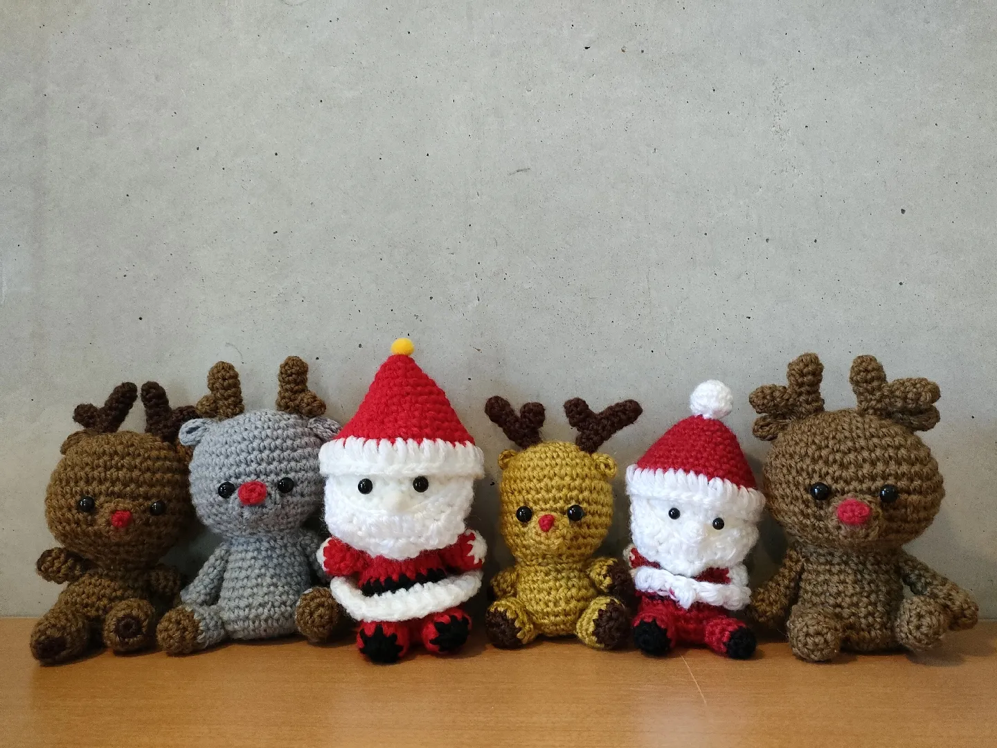 クリスマス❣️おめ目が可愛いサンタ❣️編みぐるみトナカイ、雪だるま 