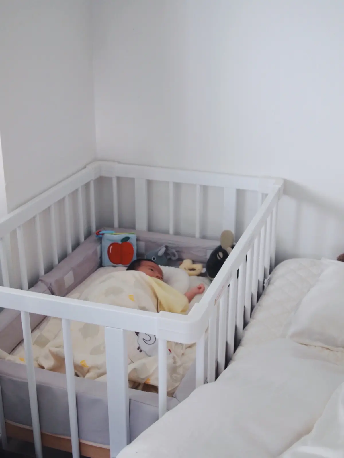 ベビーベッド】狭い部屋にもこれなら置ける！👶 | Cantaが投稿した