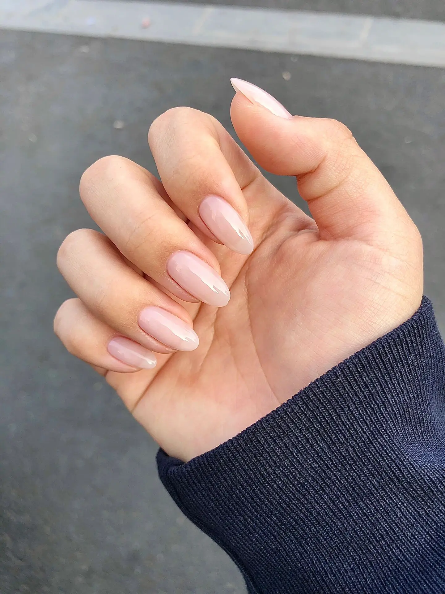 Nude Nail Art for Summer🥰🥰  Galeri diposting oleh Nails inspo