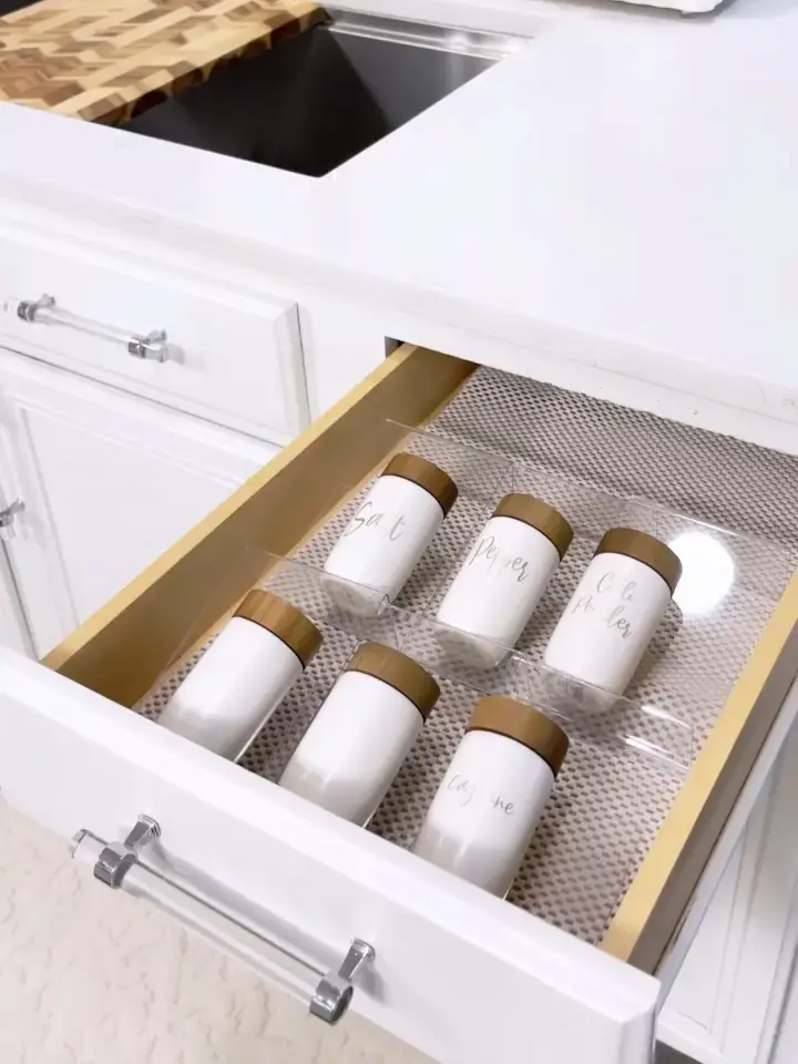 DOLLAR TREE HACKS to organize spice drawers + cabinets 