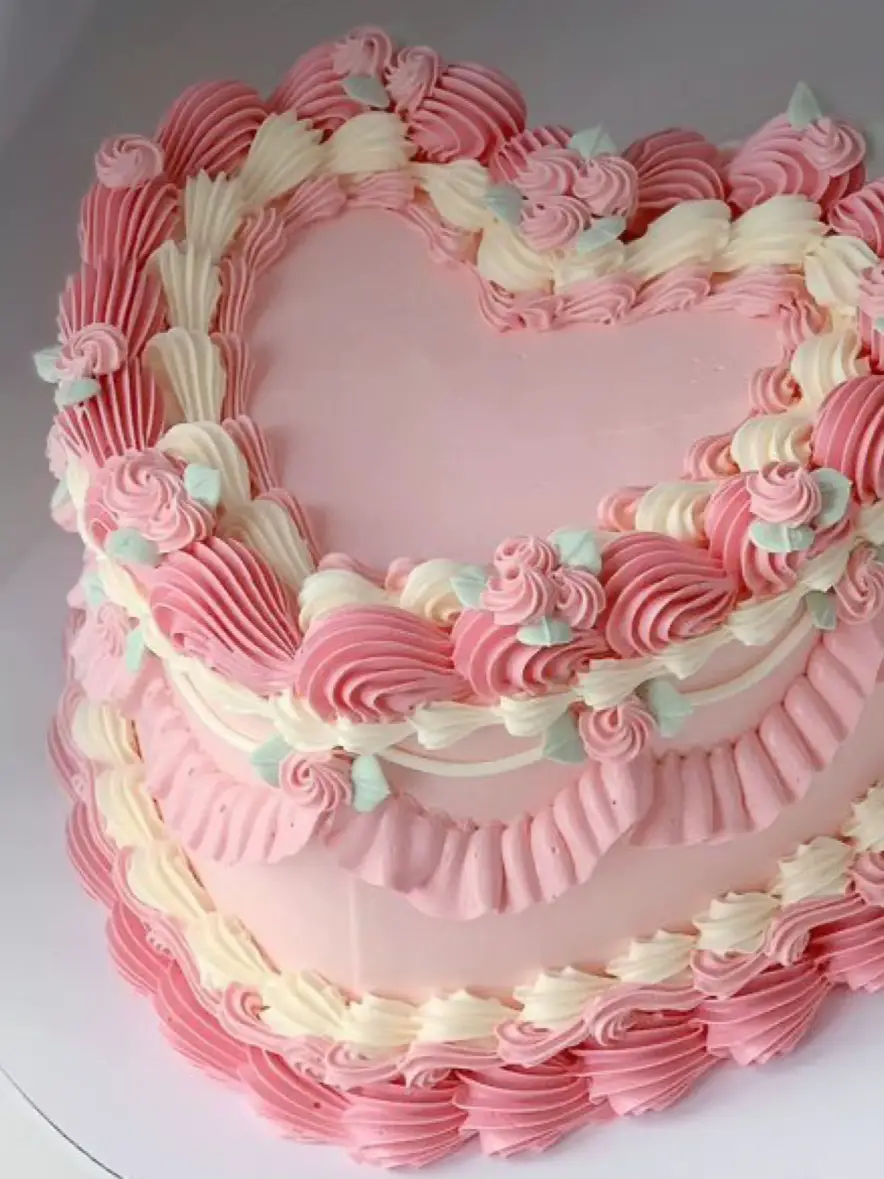 I ♥ NY birthday cake - bra close up, close up of the fondan…