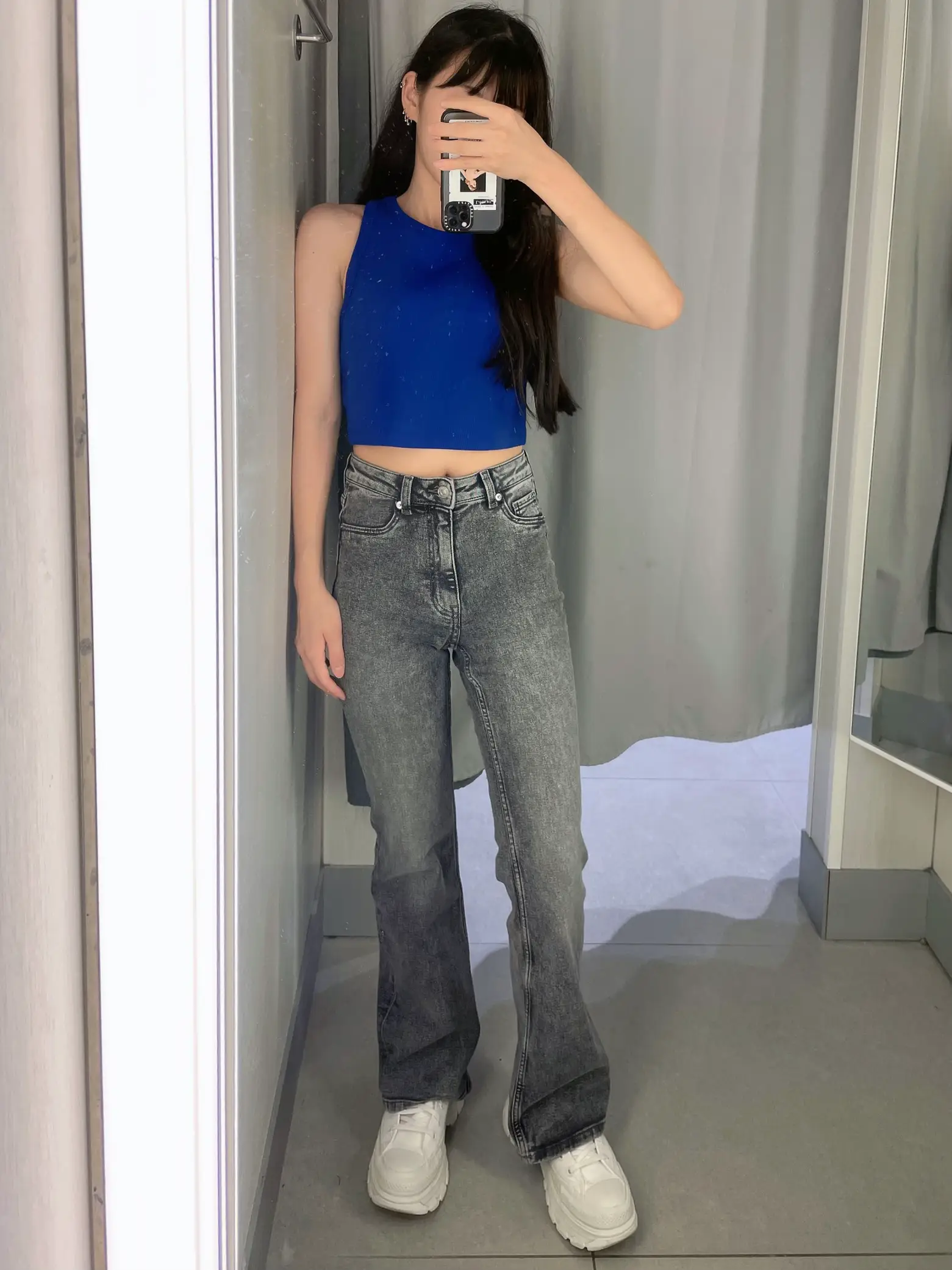 タンクトップ×パンツコーデ👖💙 | Kanakoが投稿したフォトブック