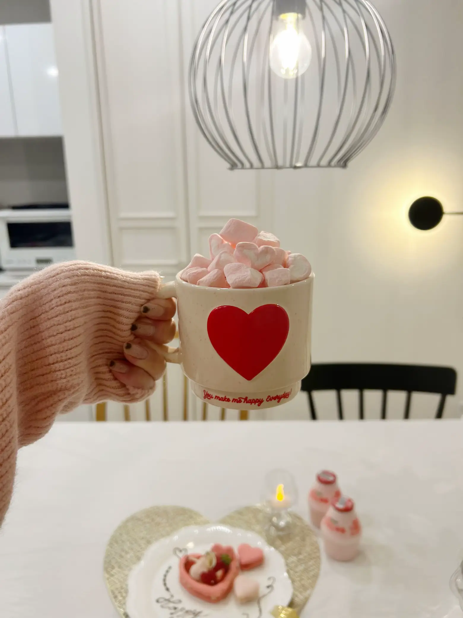 Valentine❤︎ハートマカロンでおうちカフェ☕️ | 𝗌𝗈𝗋𝖺🌛 が投稿したフォトブック | Lemon8